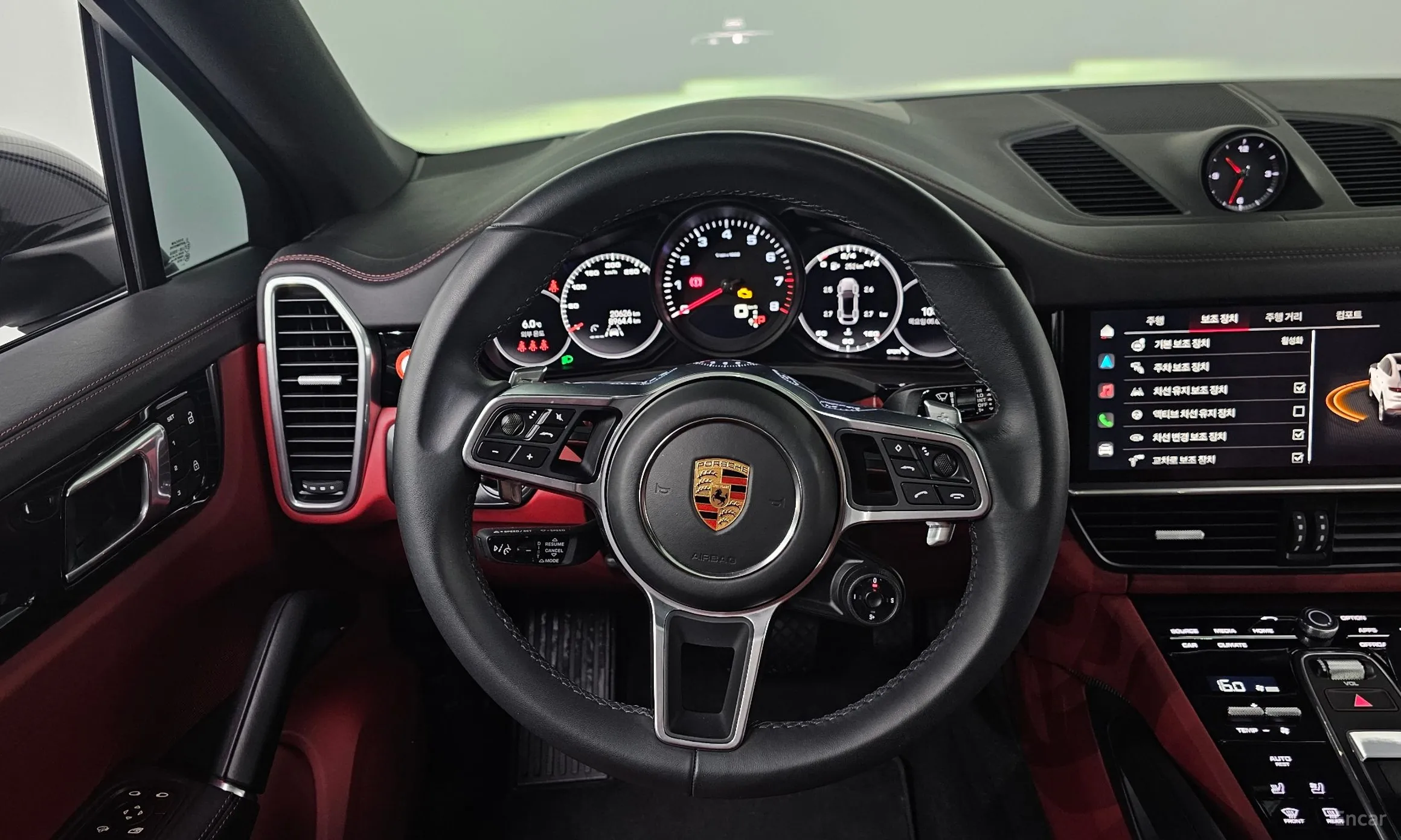 Porsche Cayenne (PO536) превью 13