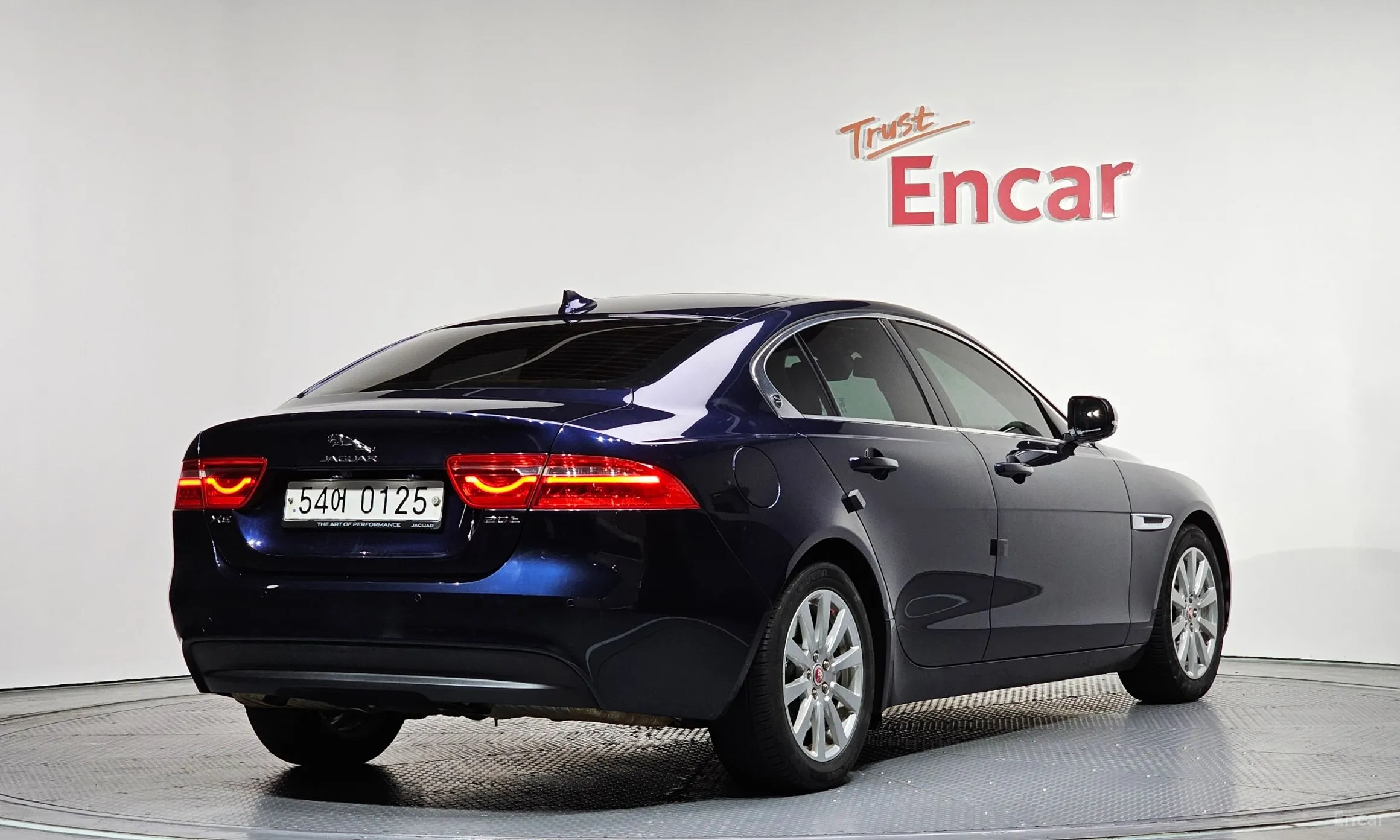 Jaguar XE превью 2