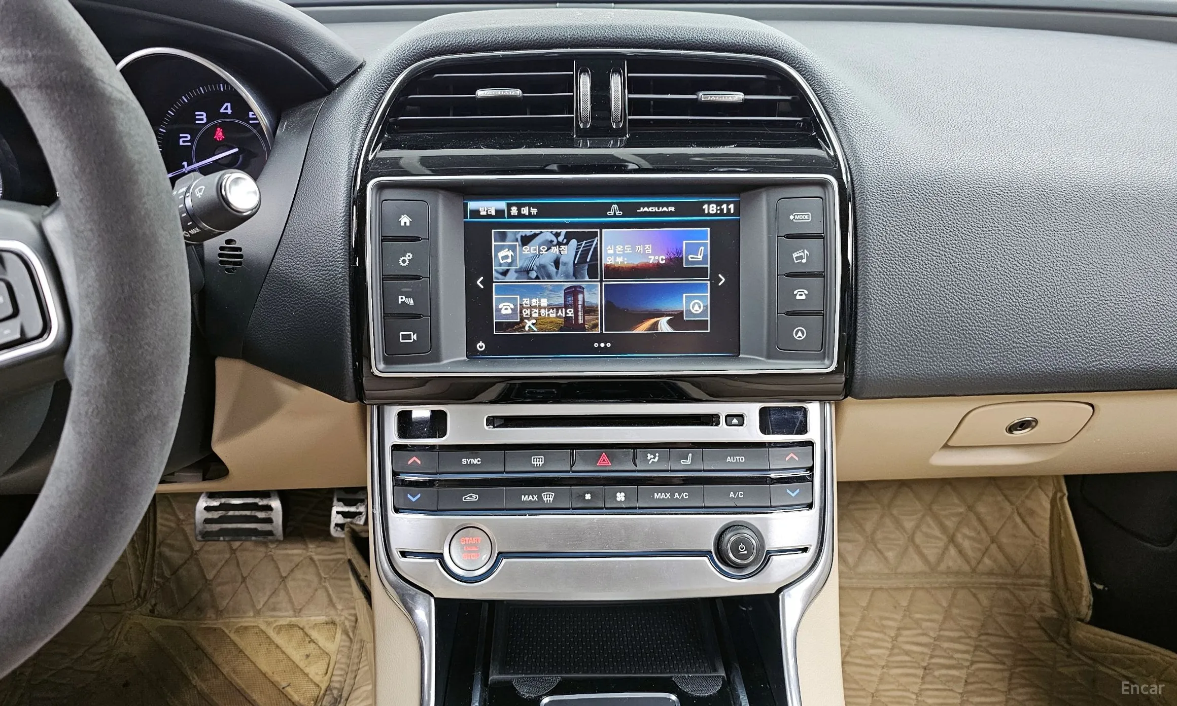Jaguar XE превью 16