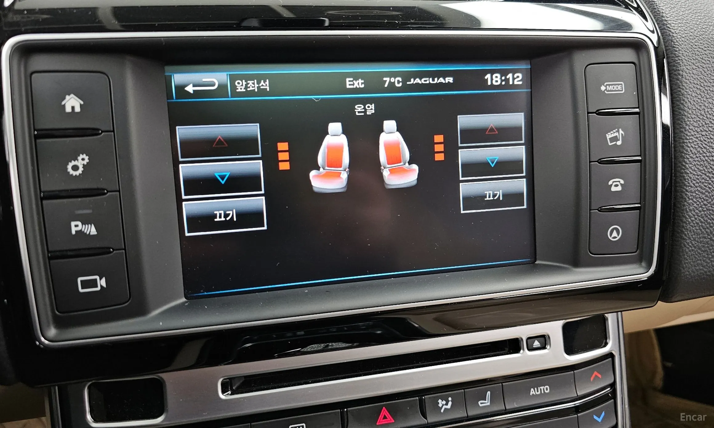 Jaguar XE превью 18