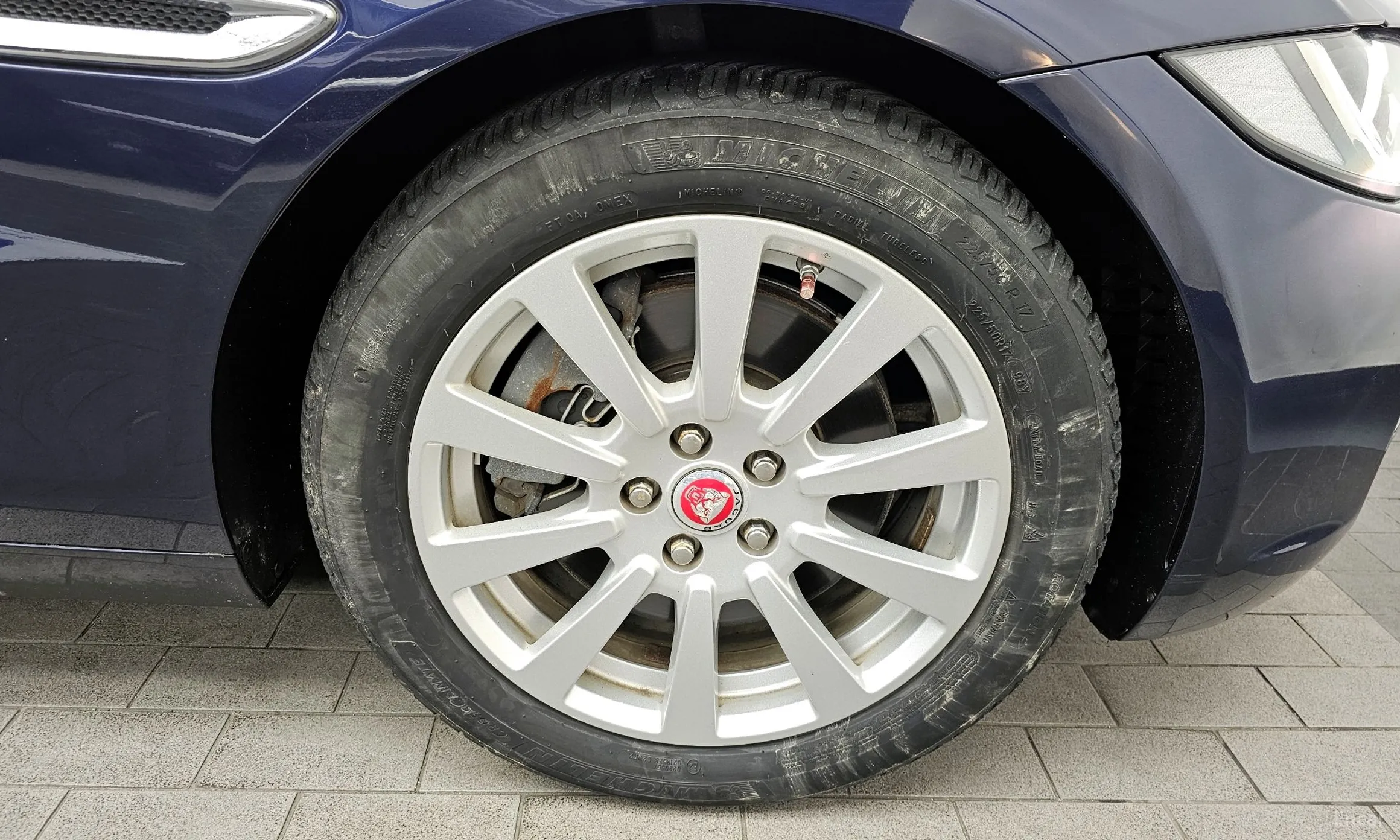 Jaguar XE превью 5