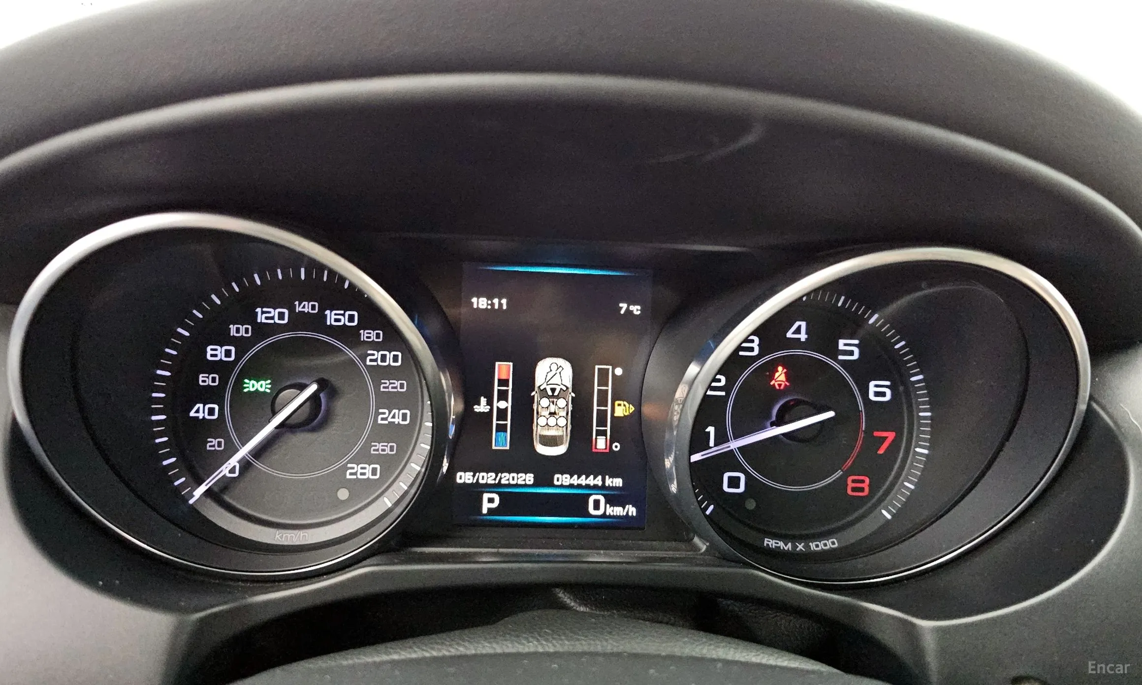 Jaguar XE превью 8