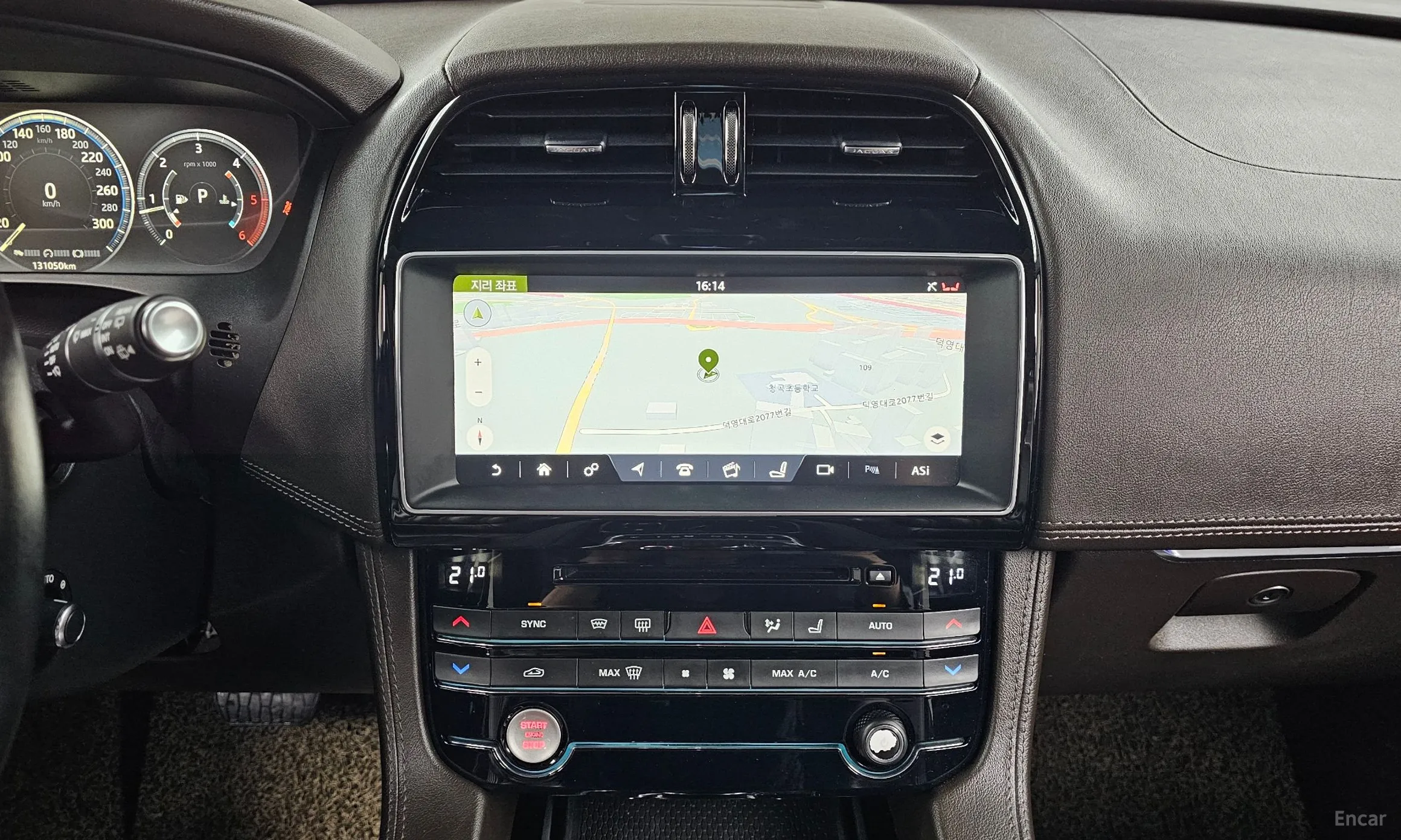 Jaguar F-PACE превью 15