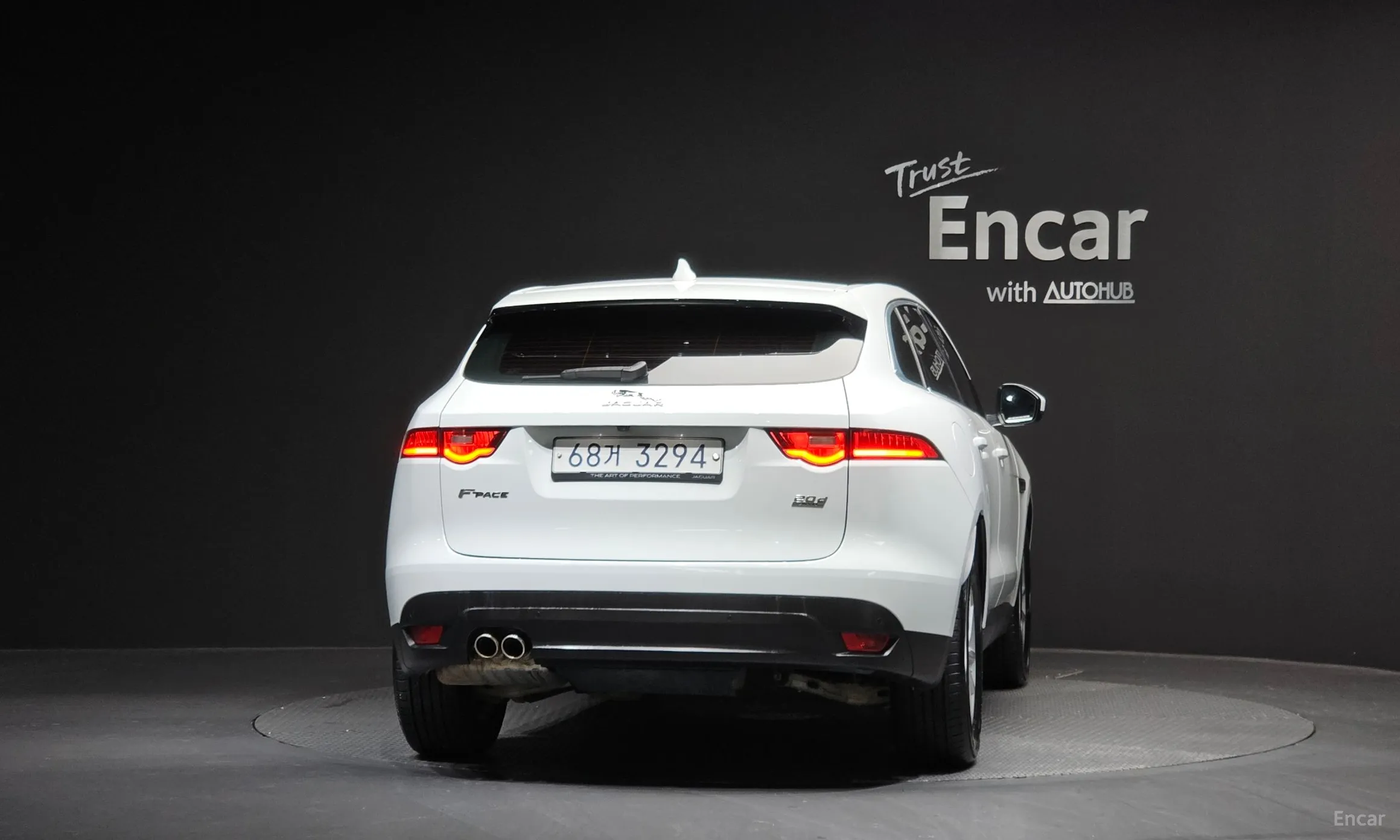 Jaguar F-PACE превью 4