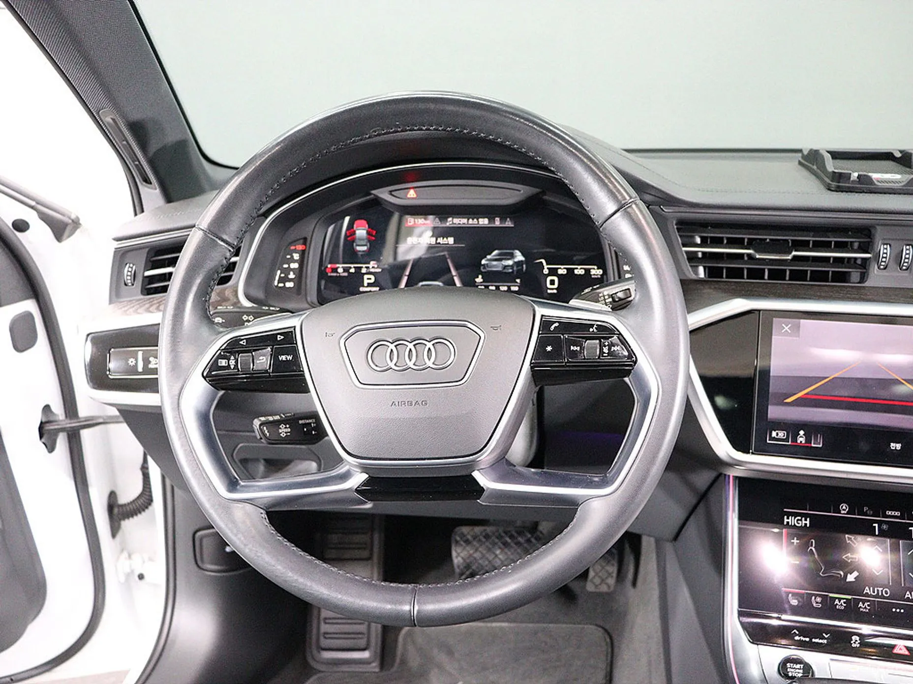 Audi A6 (C8) превью 14