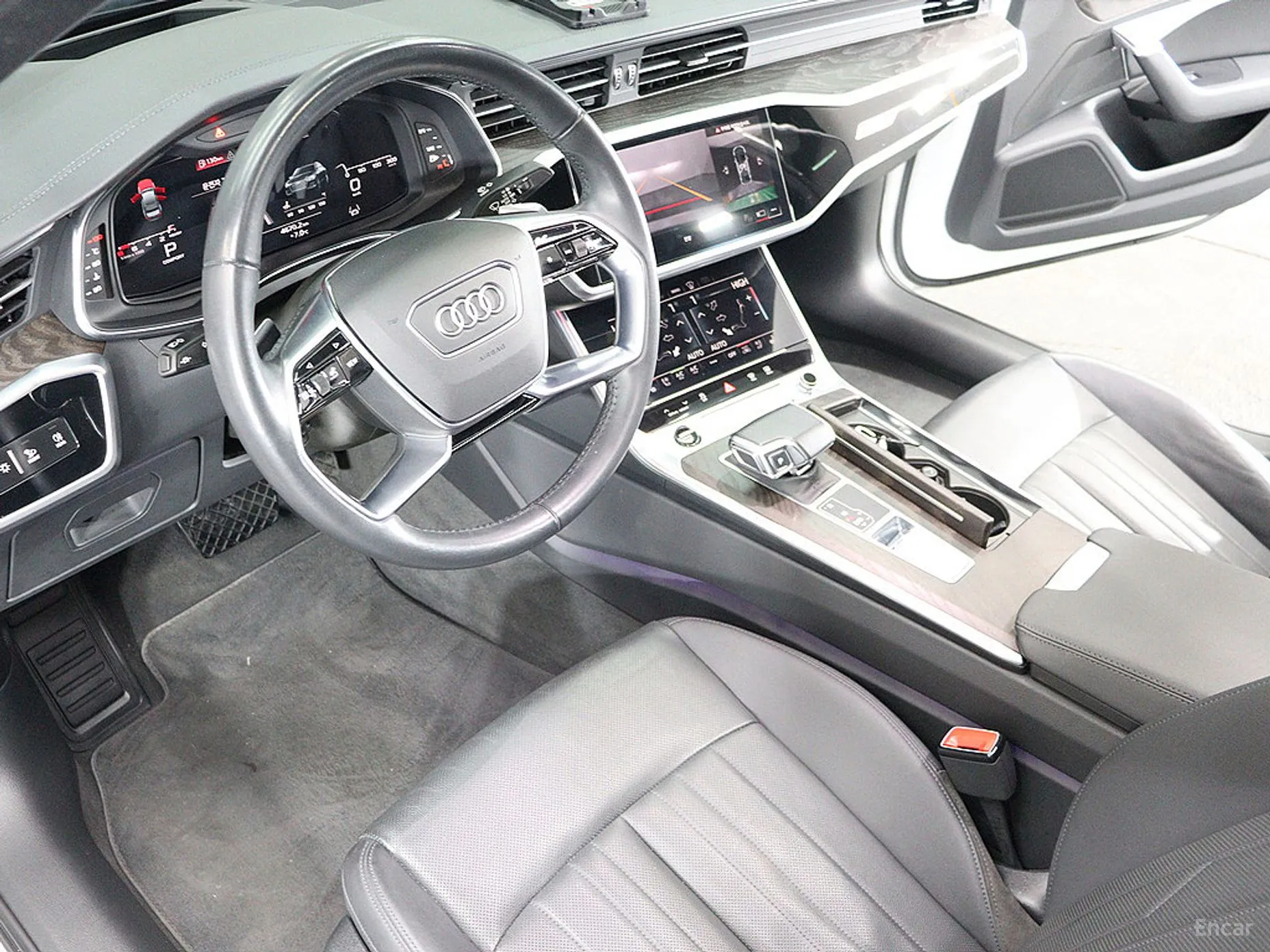 Audi A6 (C8) превью 16