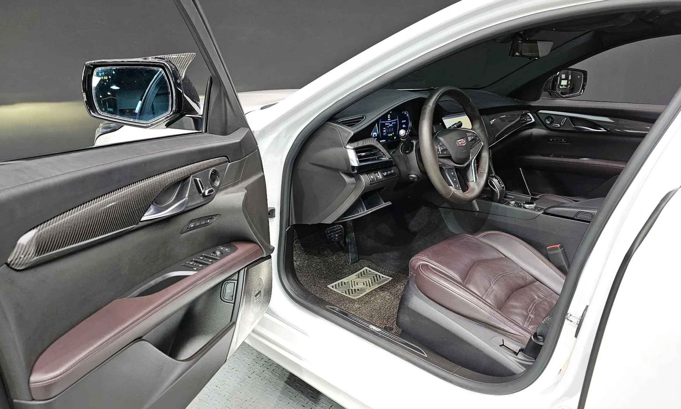 Cadillac CT6 превью 10