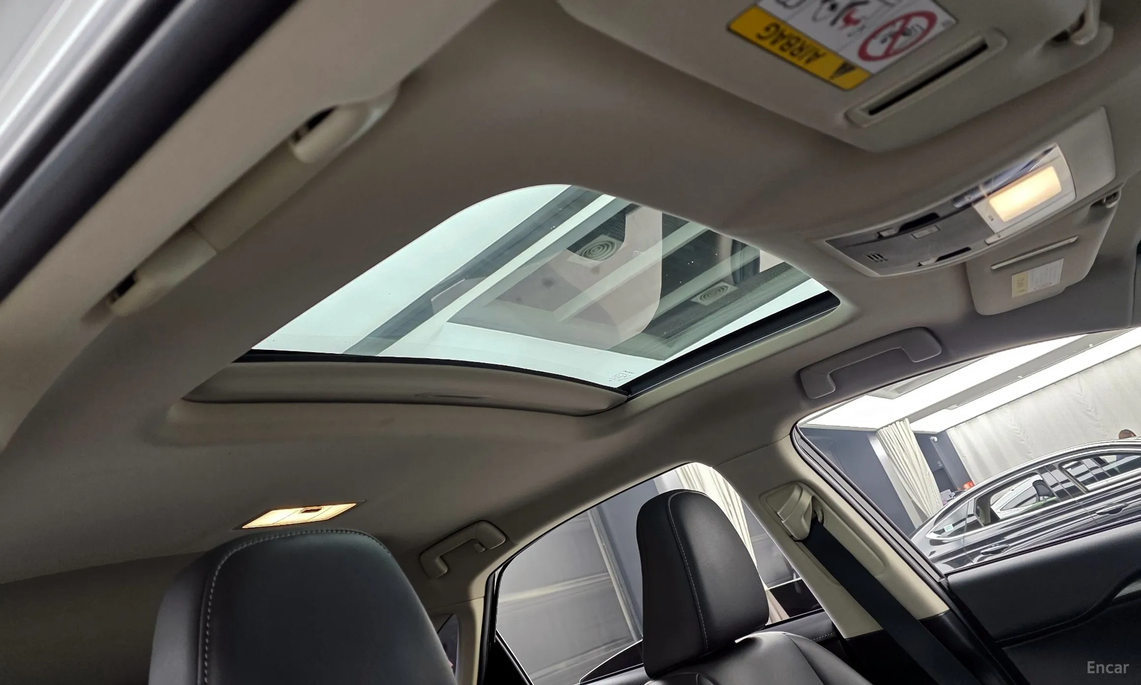 Lexus NX300h превью 17