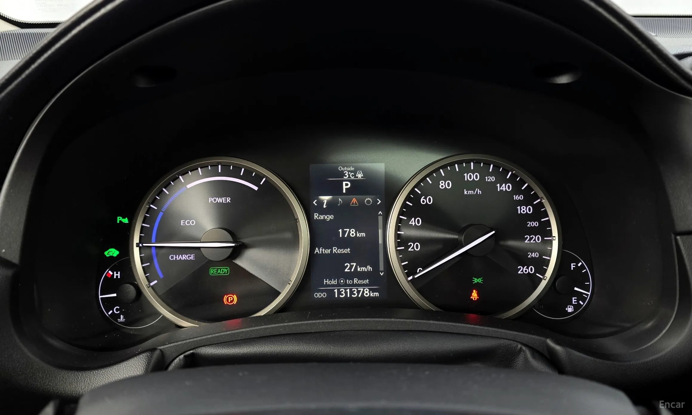 Lexus NX300h превью 8