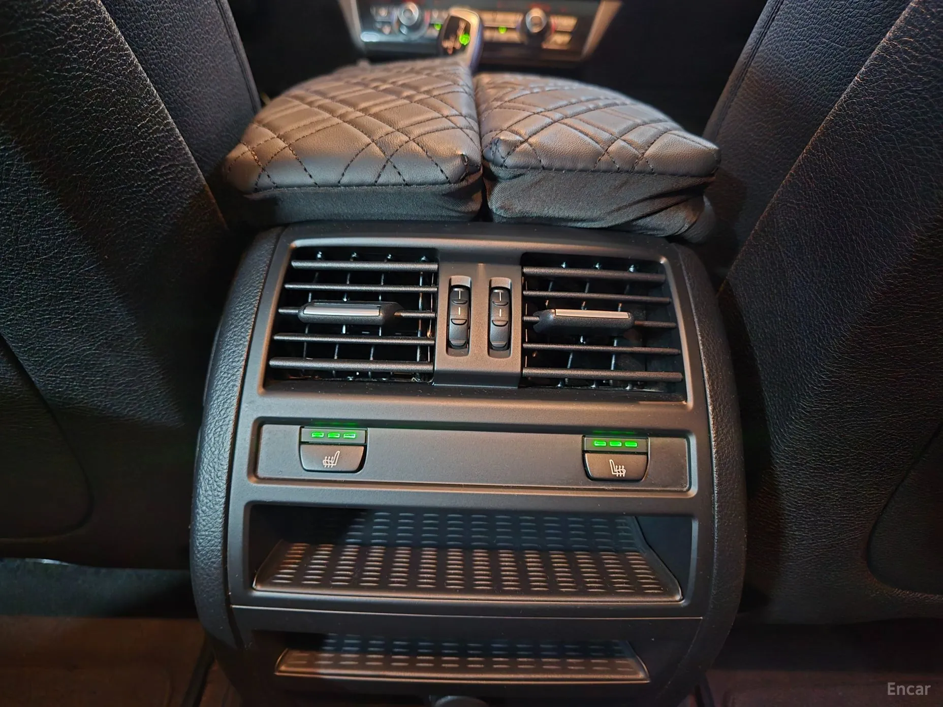 BMW 5 Series (F10) превью 17
