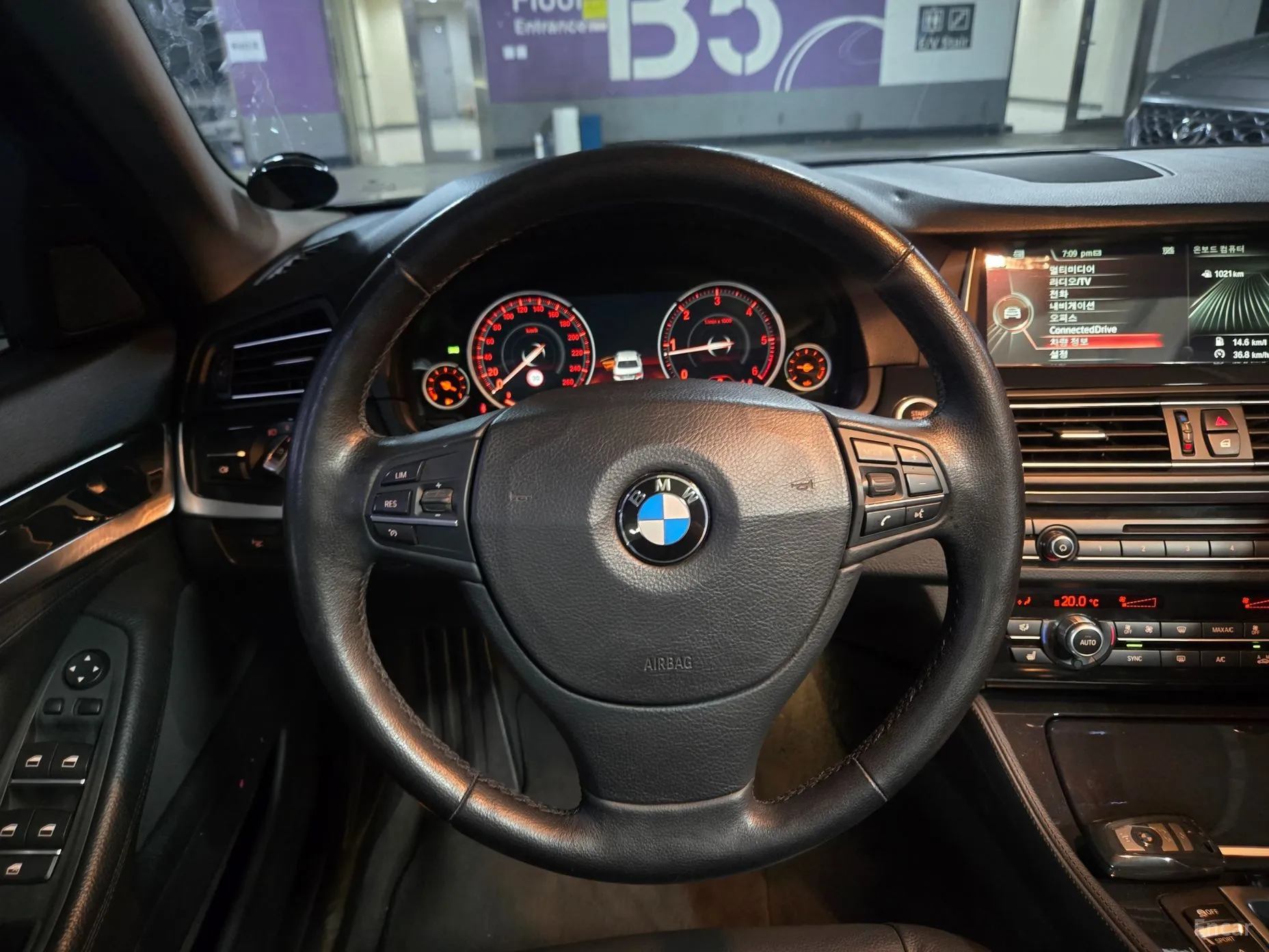 BMW 5 Series (F10) превью 6