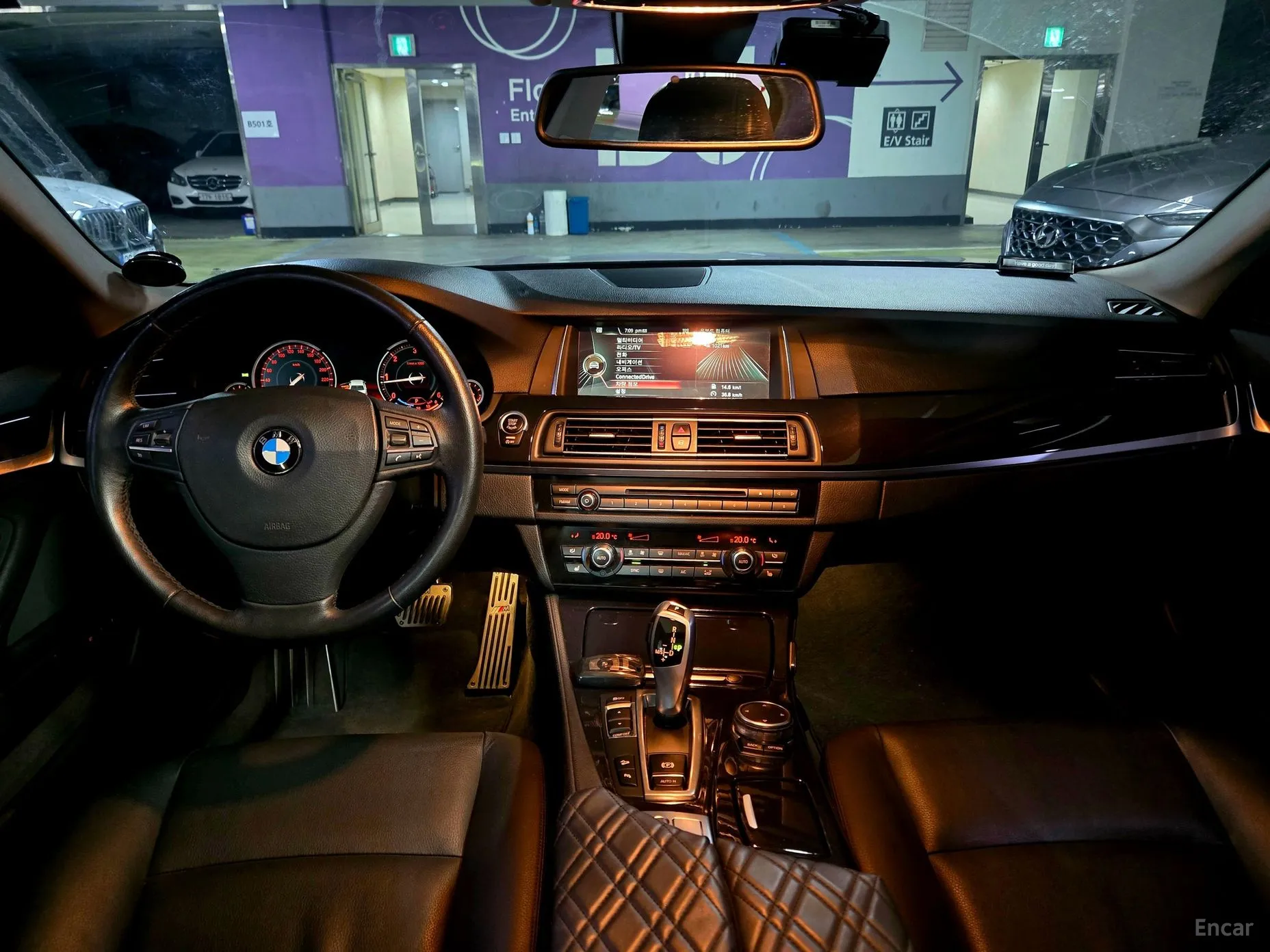 BMW 5 Series (F10) превью 7