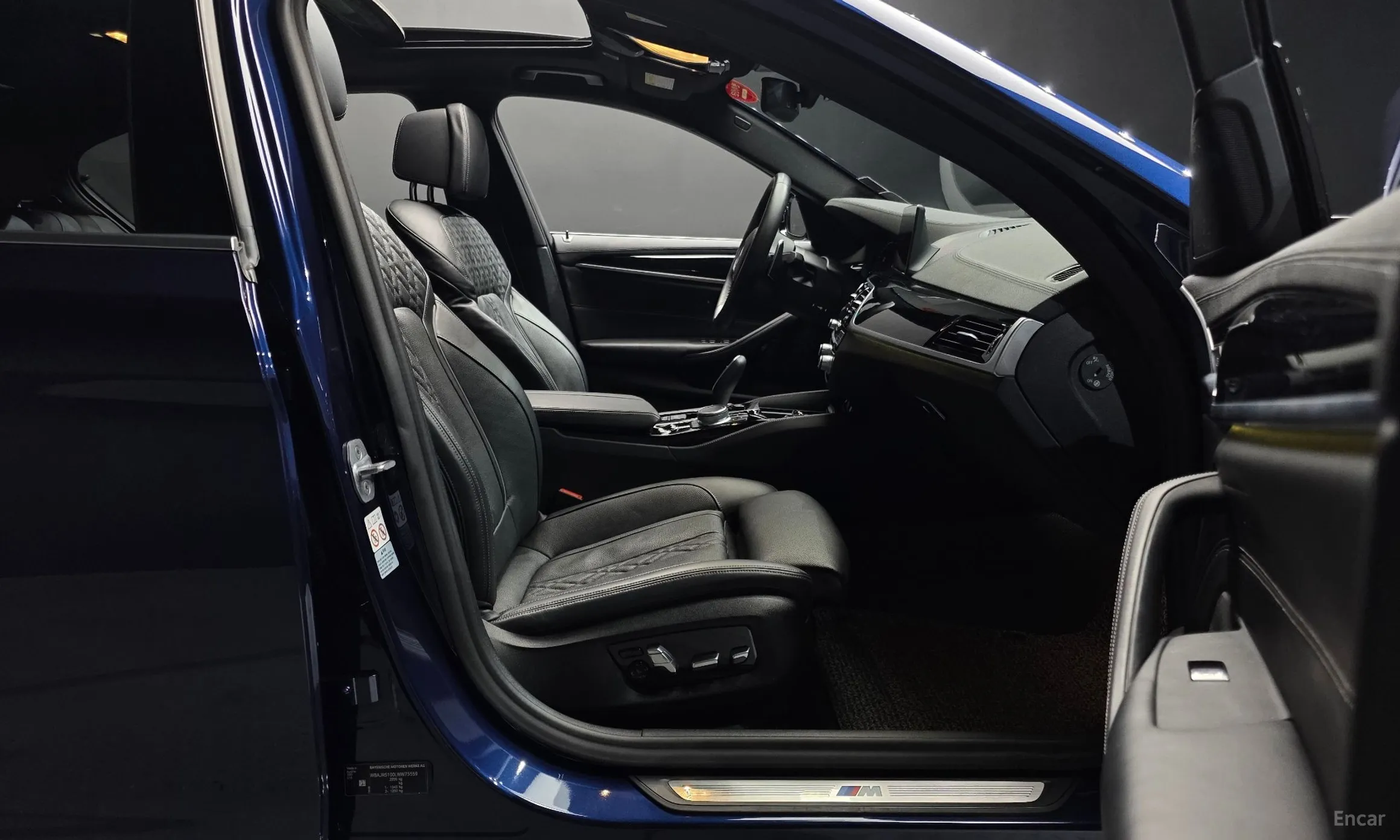 BMW 5 Series (G30) превью 10