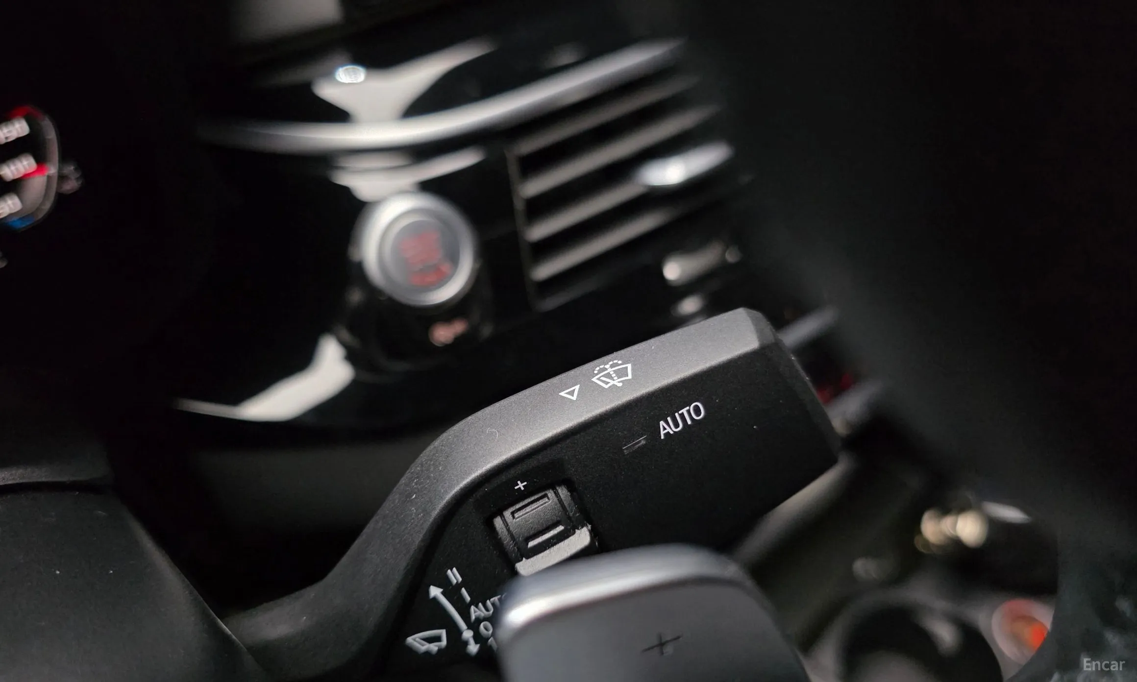 BMW 5 Series (G30) превью 16