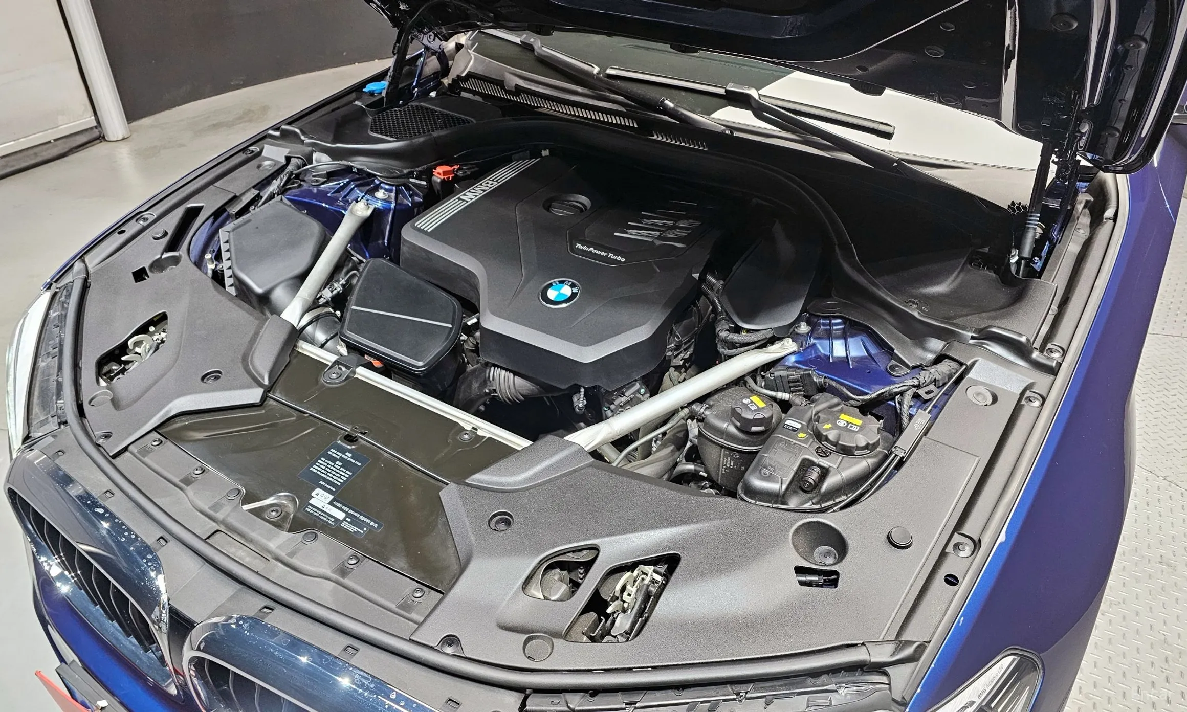 BMW 5 Series (G30) превью 6