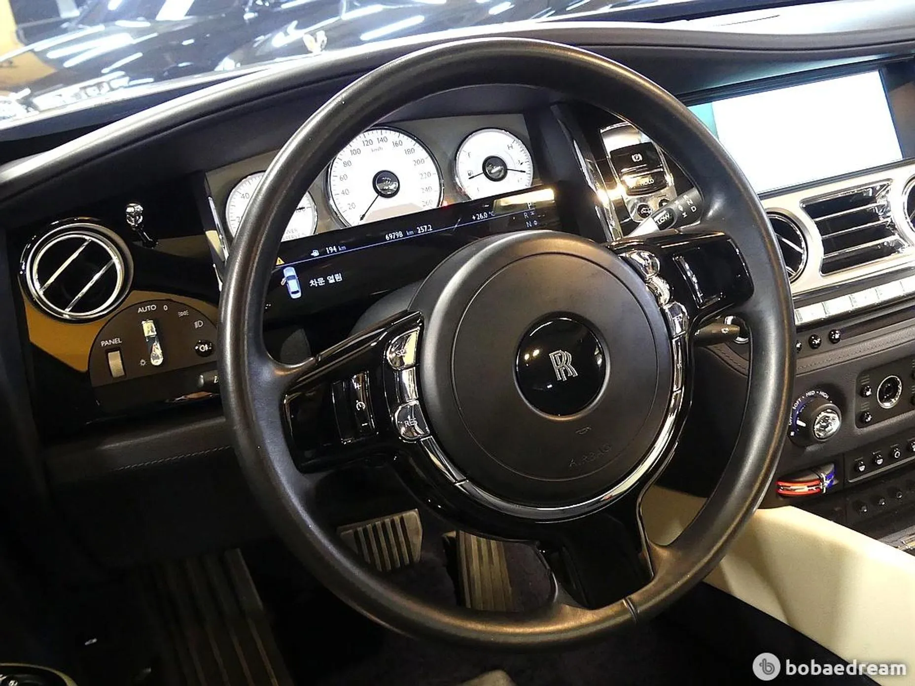 Rolls-Royce Ghost превью 12