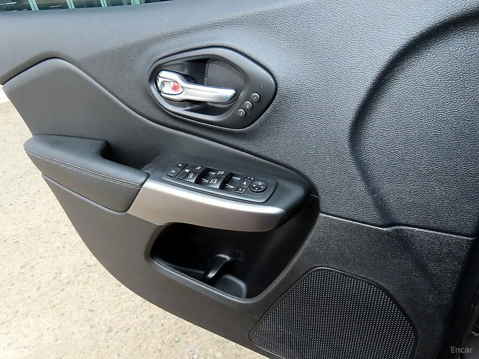 Jeep Cherokee (KL) превью 11