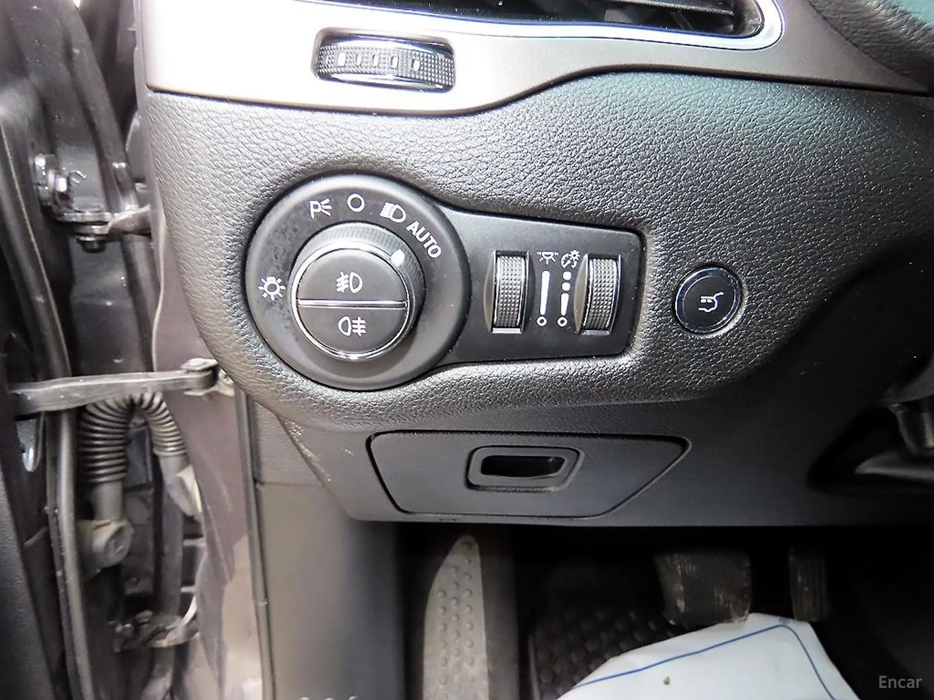 Jeep Cherokee (KL) превью 12