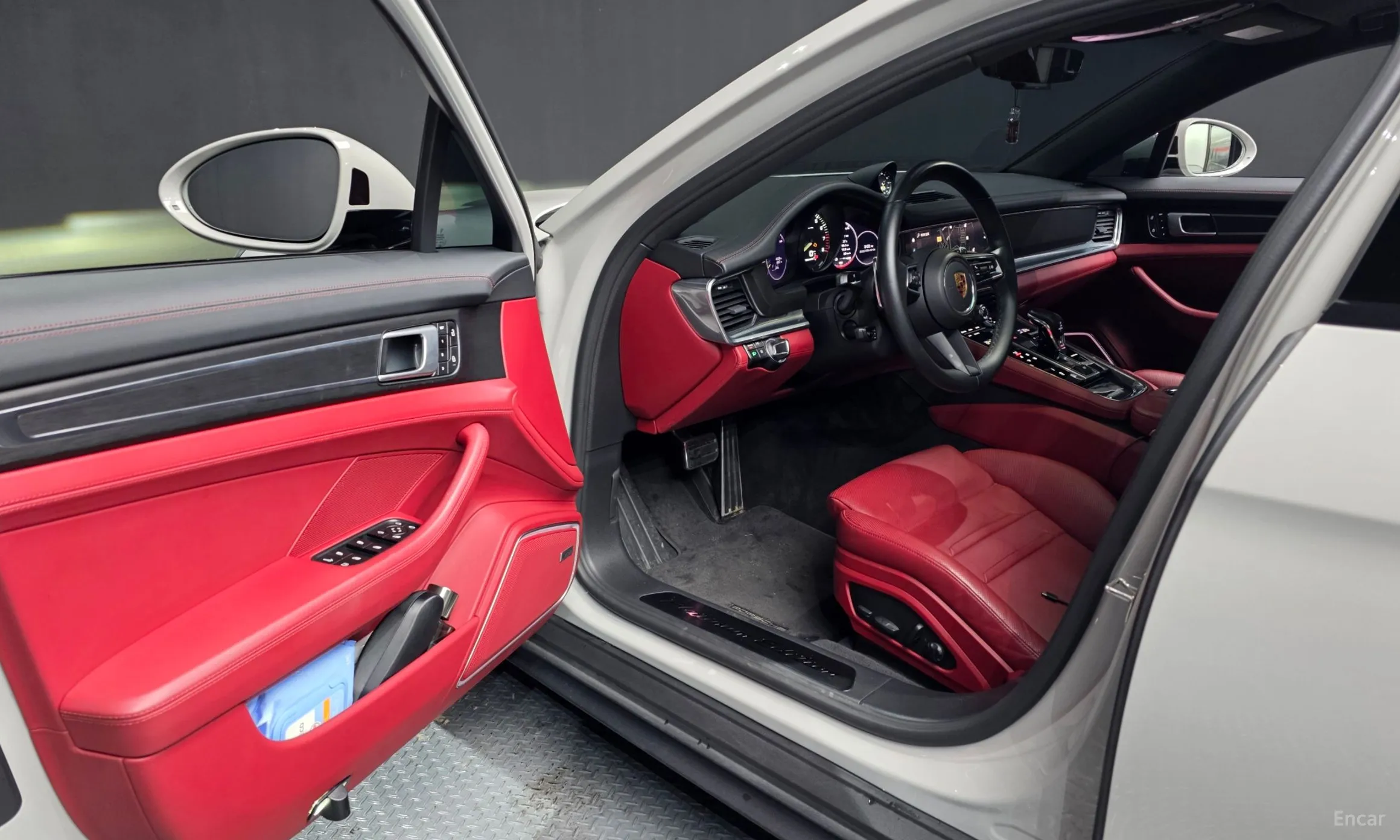 Porsche Panamera (971) превью 10