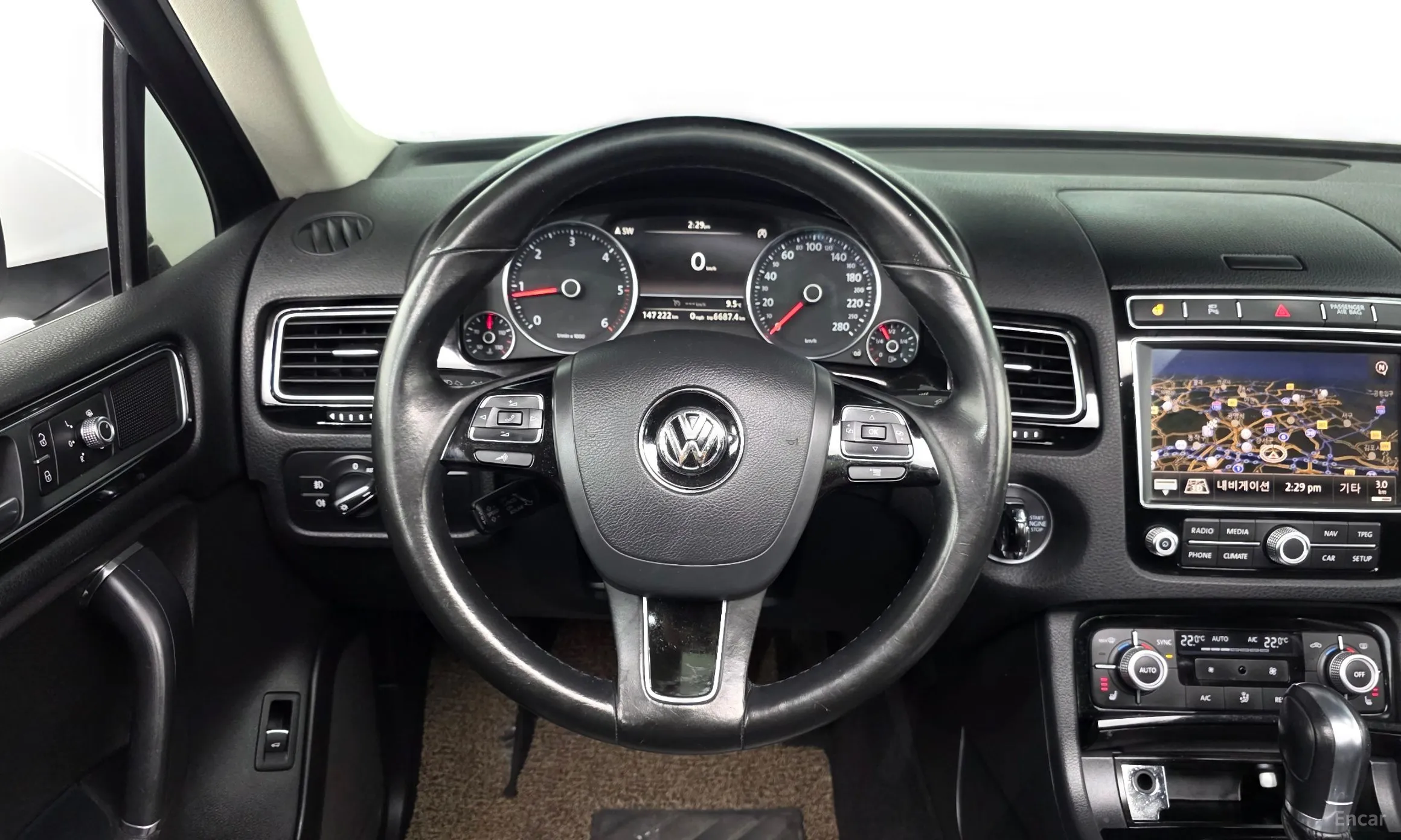 Volkswagen New Touareg превью 13