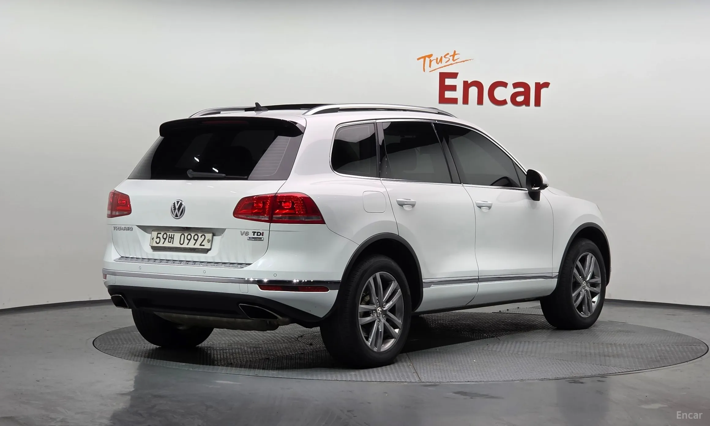 Volkswagen New Touareg превью 2