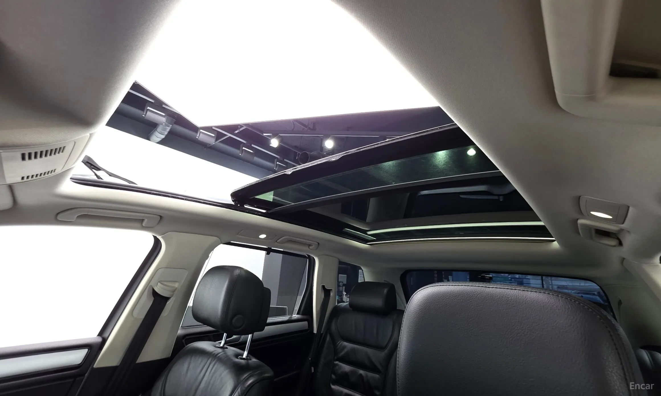 Volkswagen New Touareg превью 17