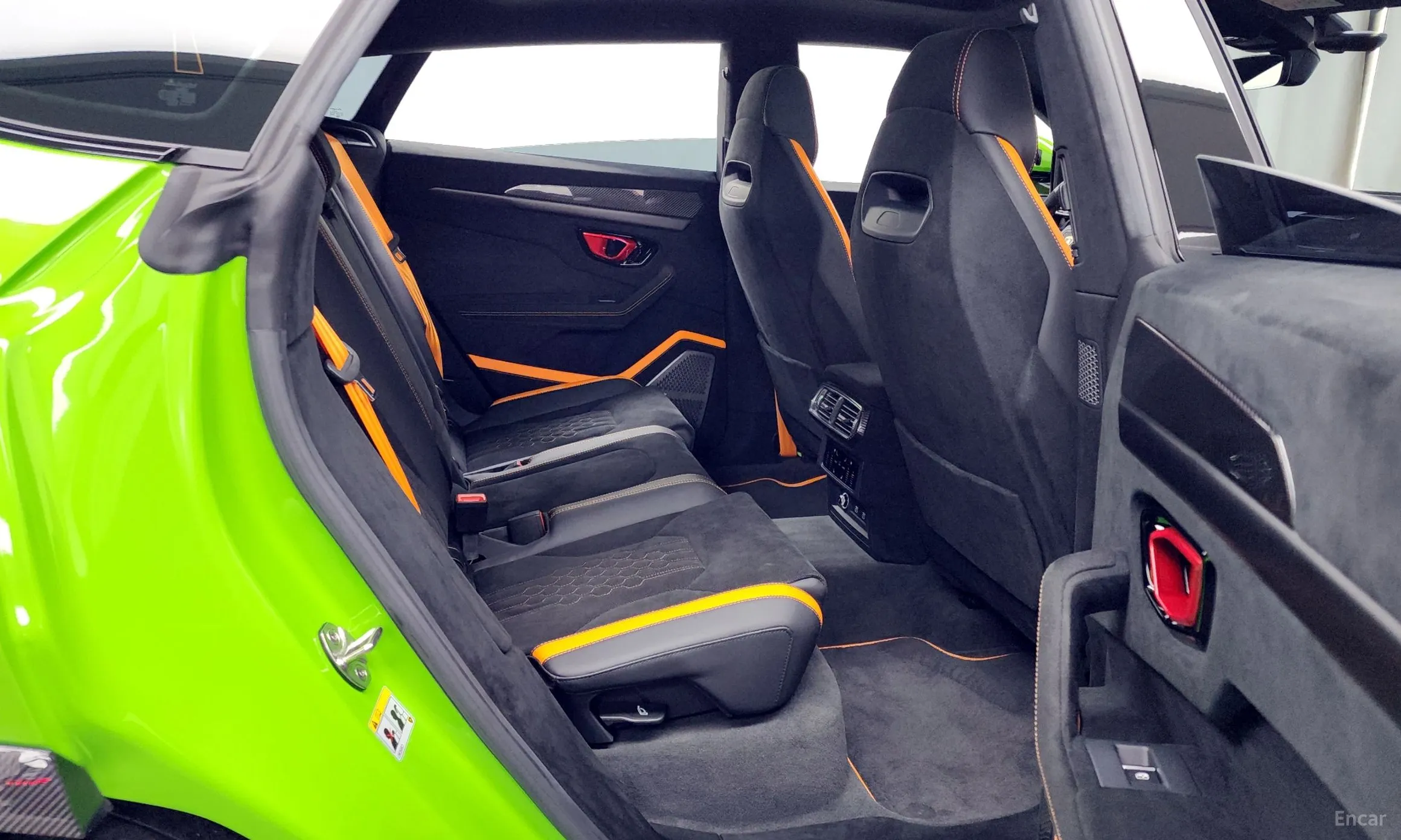 Lamborghini Urus превью 12