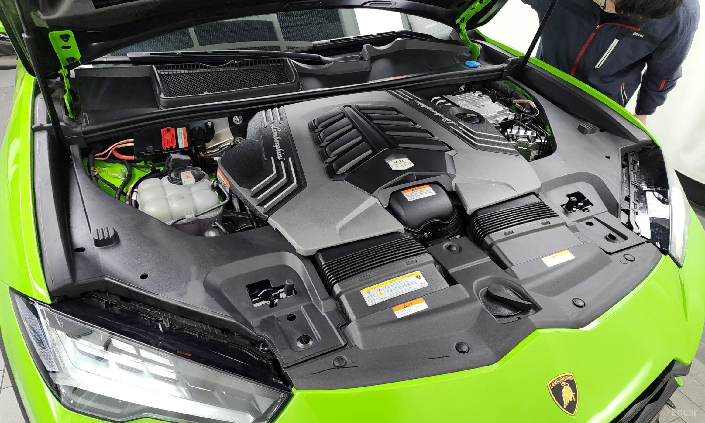 Lamborghini Urus превью 6