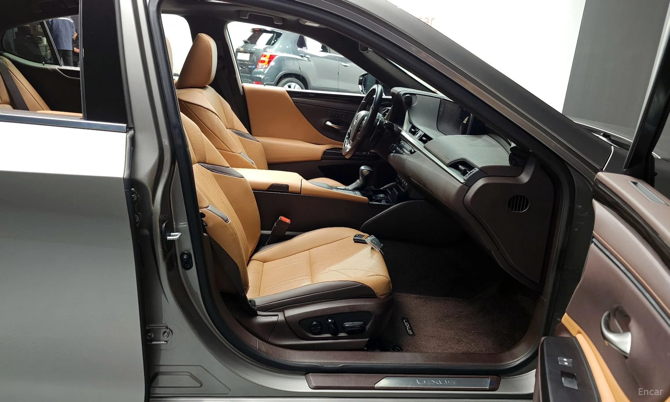 Lexus ES300h 7th Generation превью 11