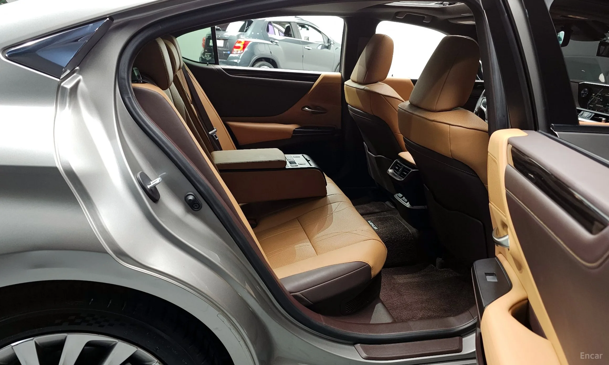 Lexus ES300h 7th Generation превью 12