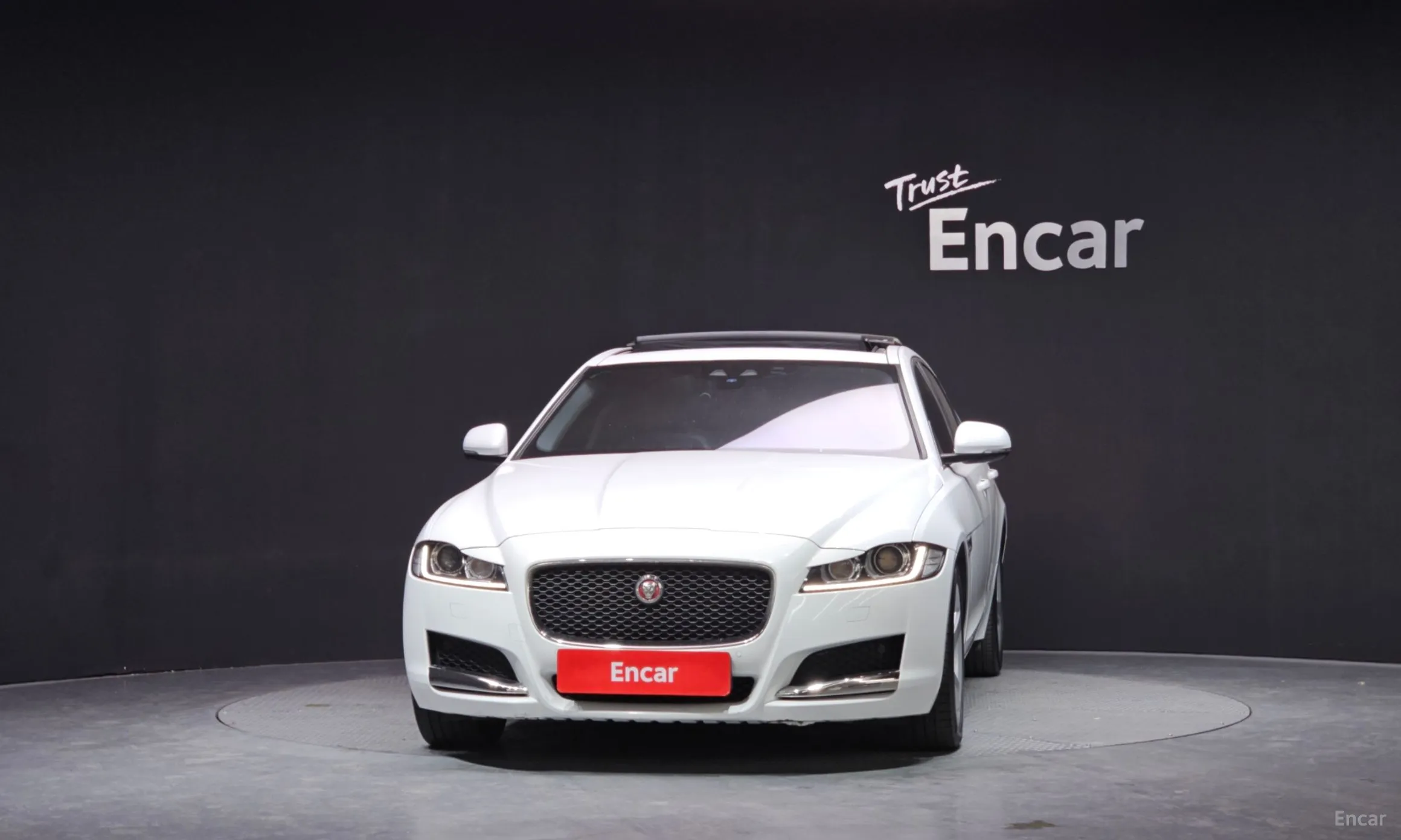 Jaguar XF (x260) превью 3