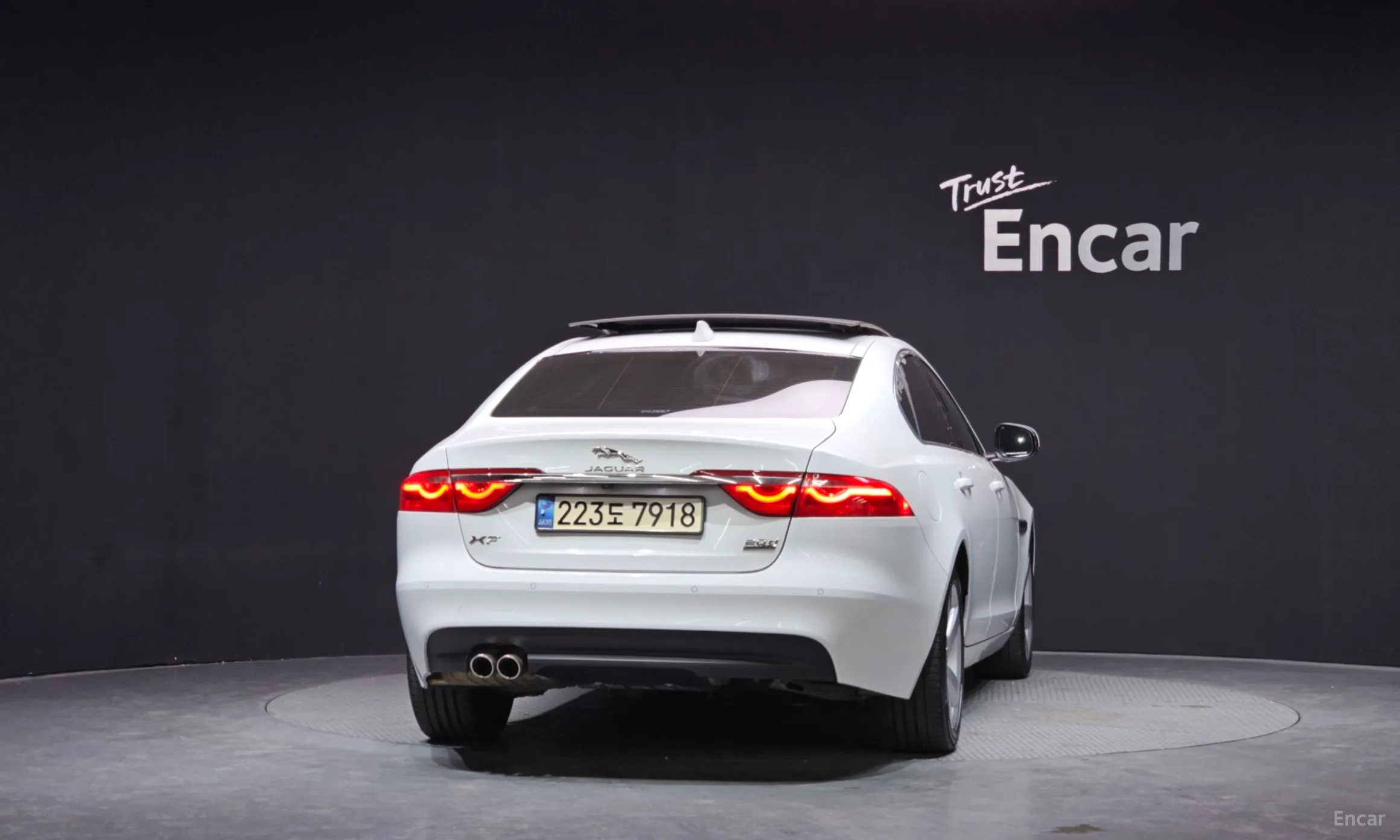 Jaguar XF (x260) превью 4