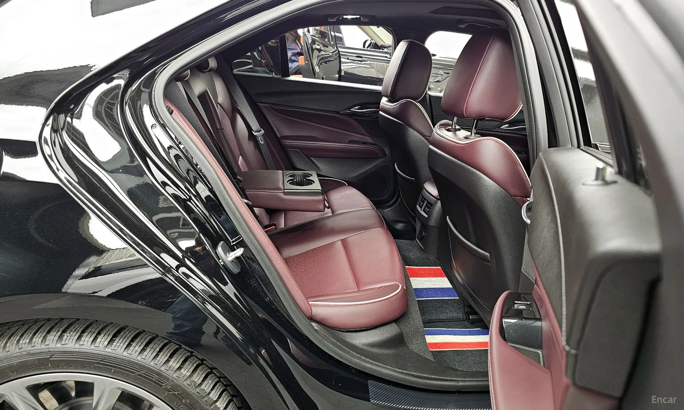 Cadillac CT4 превью 12