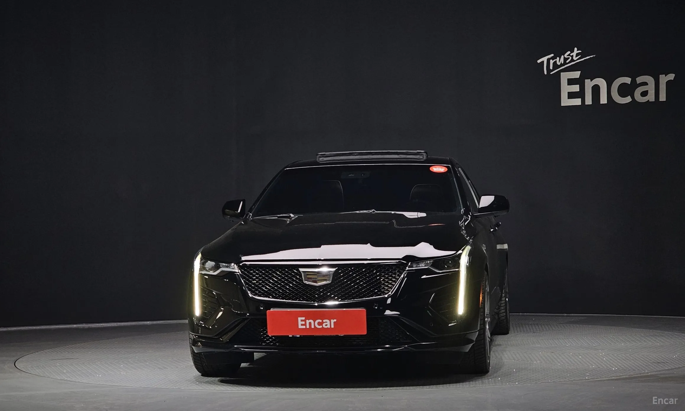 Cadillac CT4 превью 3