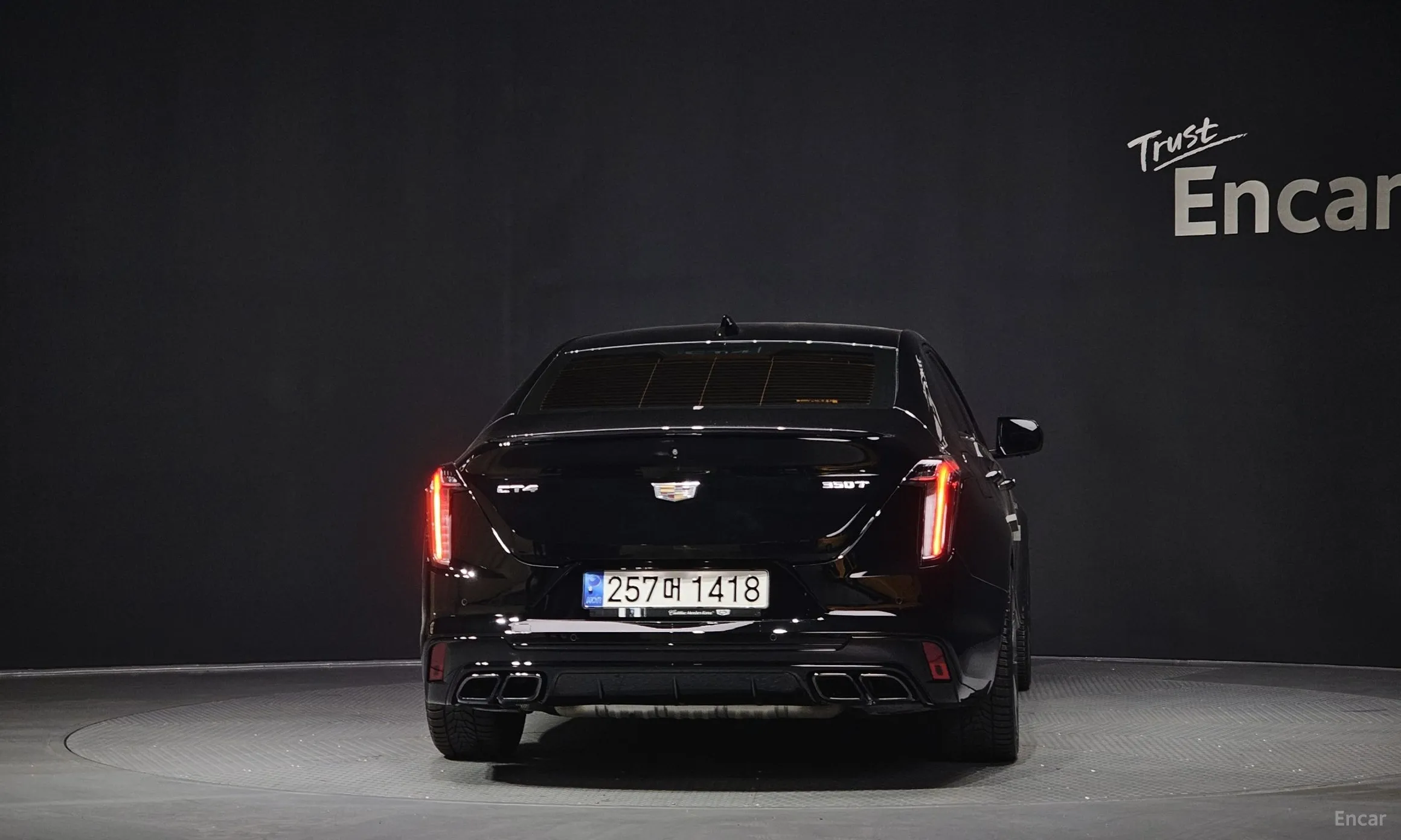 Cadillac CT4 превью 4