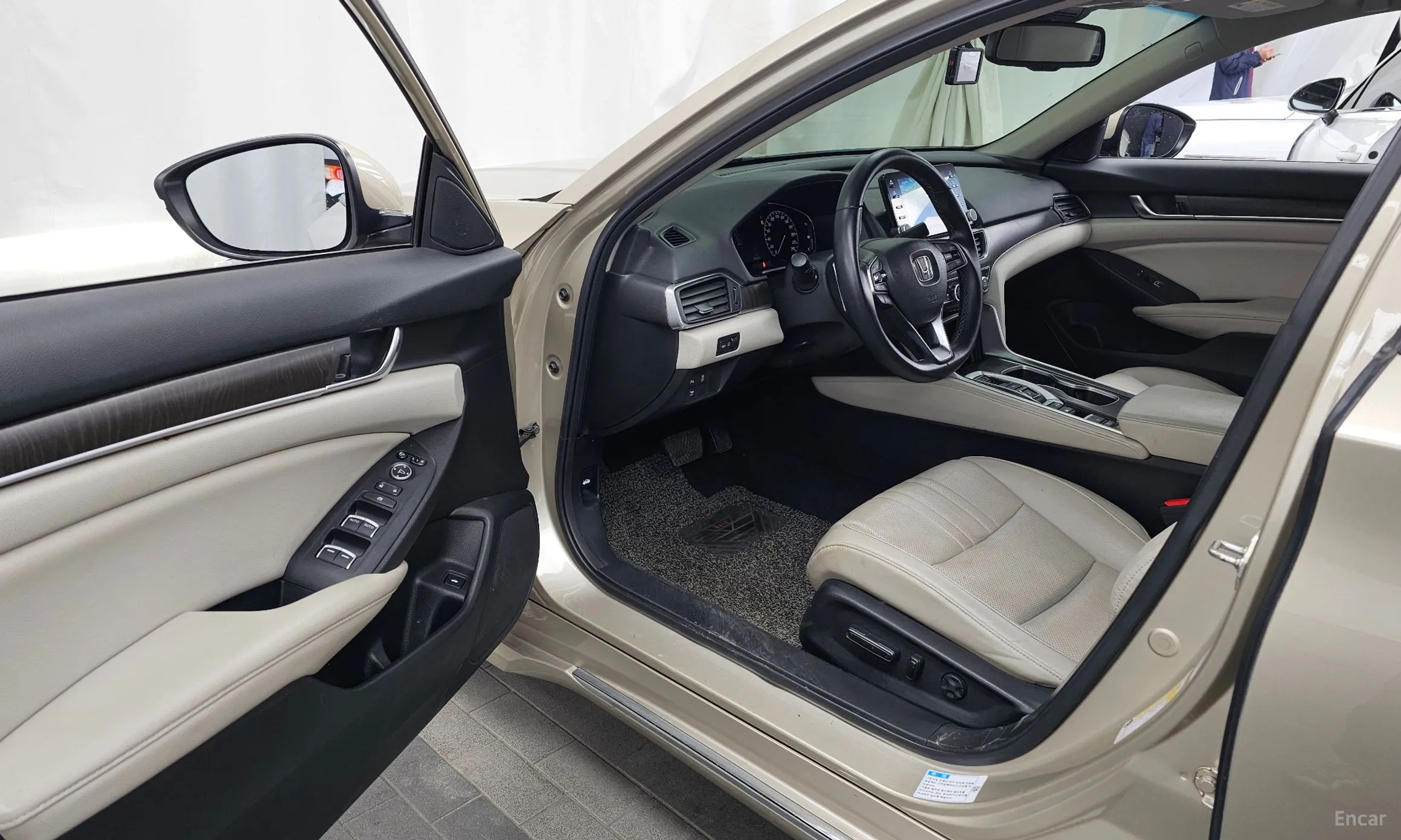 Honda Accord 10th Generation превью 10
