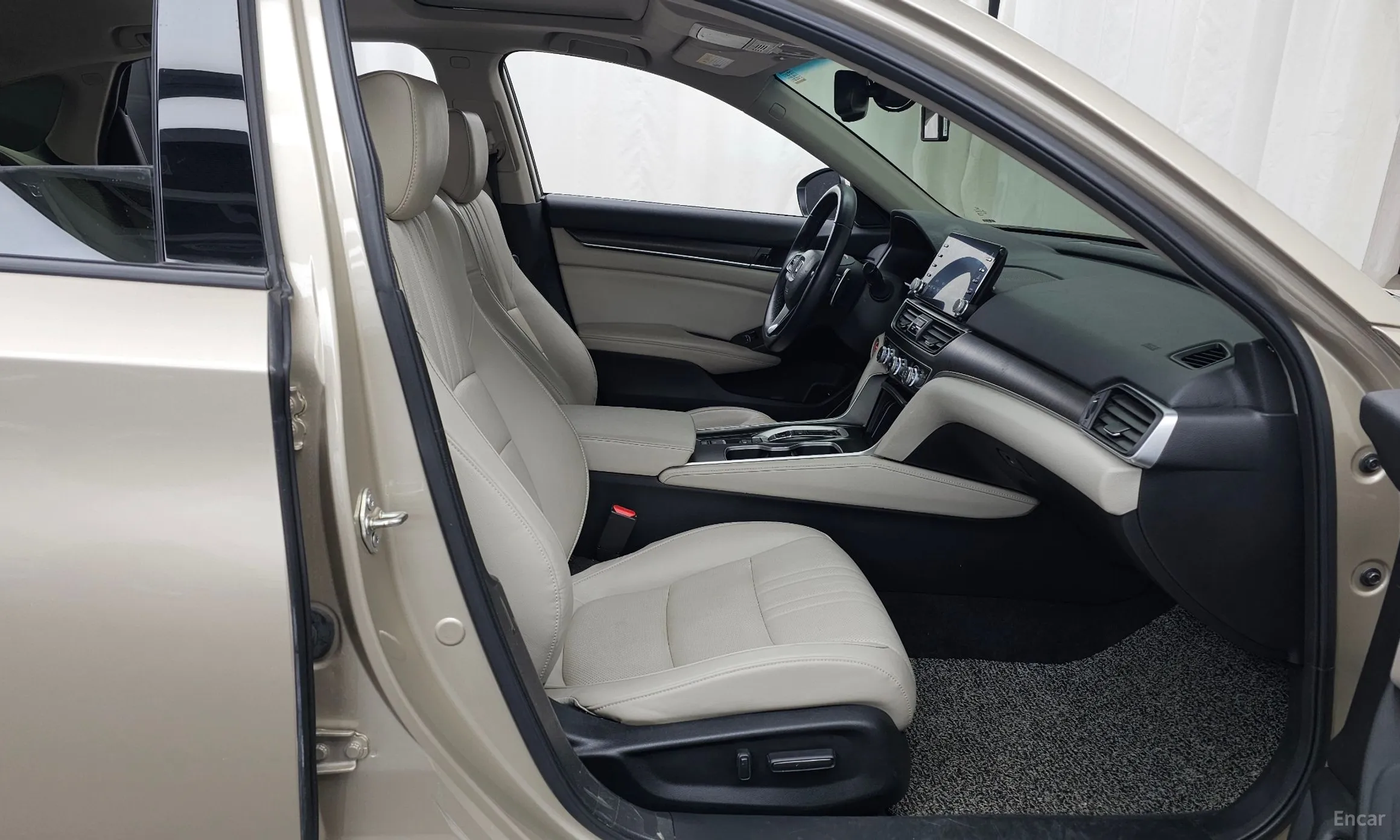 Honda Accord 10th Generation превью 11