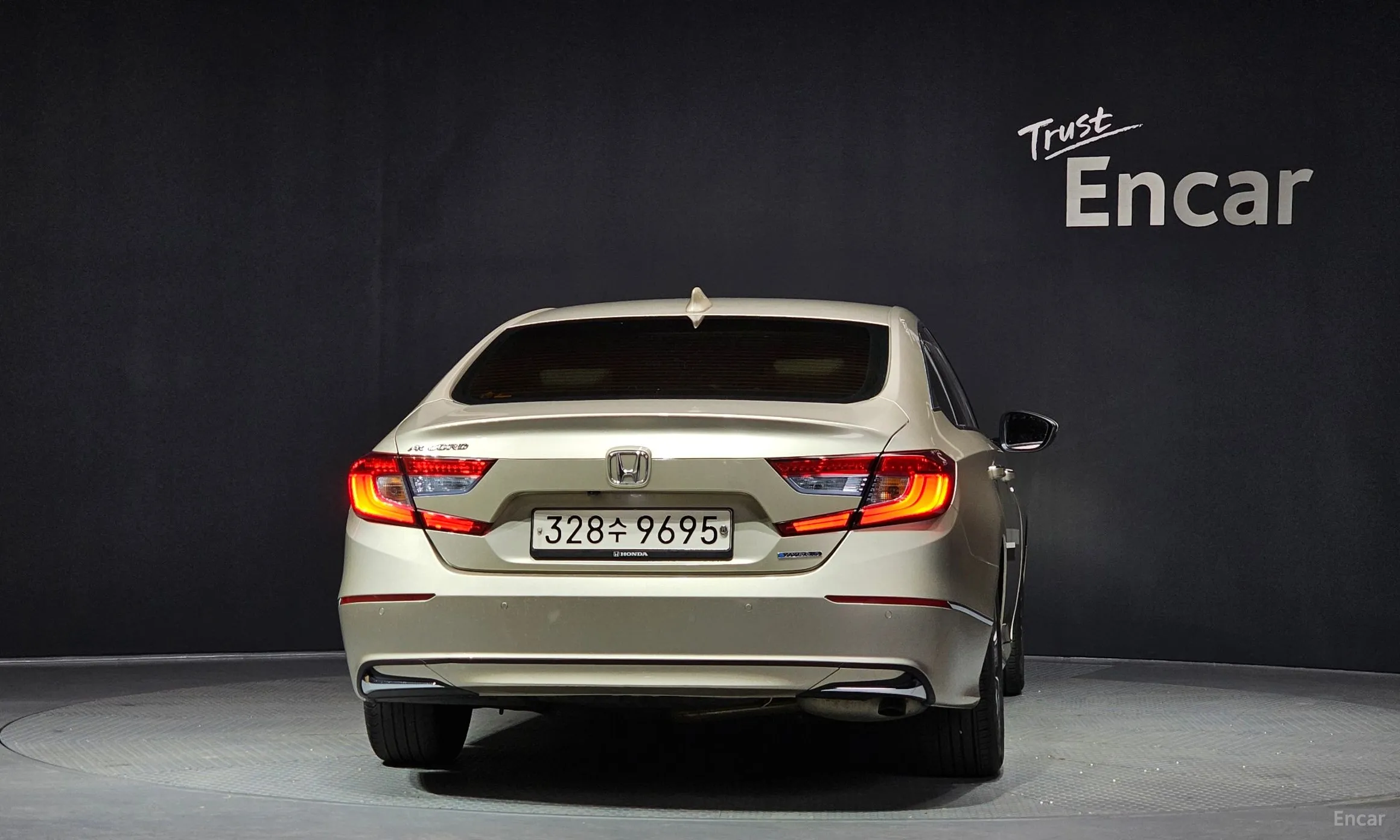 Honda Accord 10th Generation превью 4