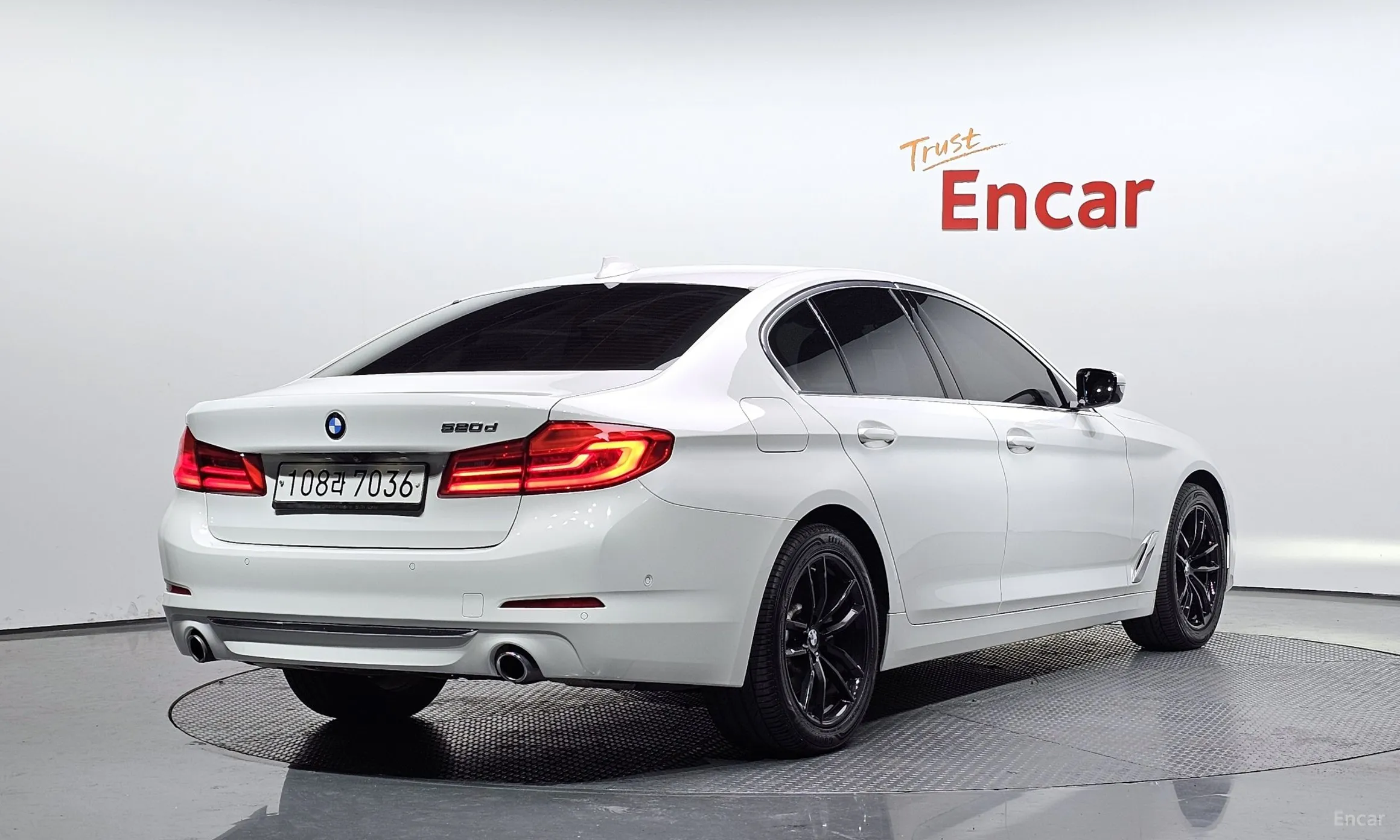 BMW 5 Series (G30) превью 2