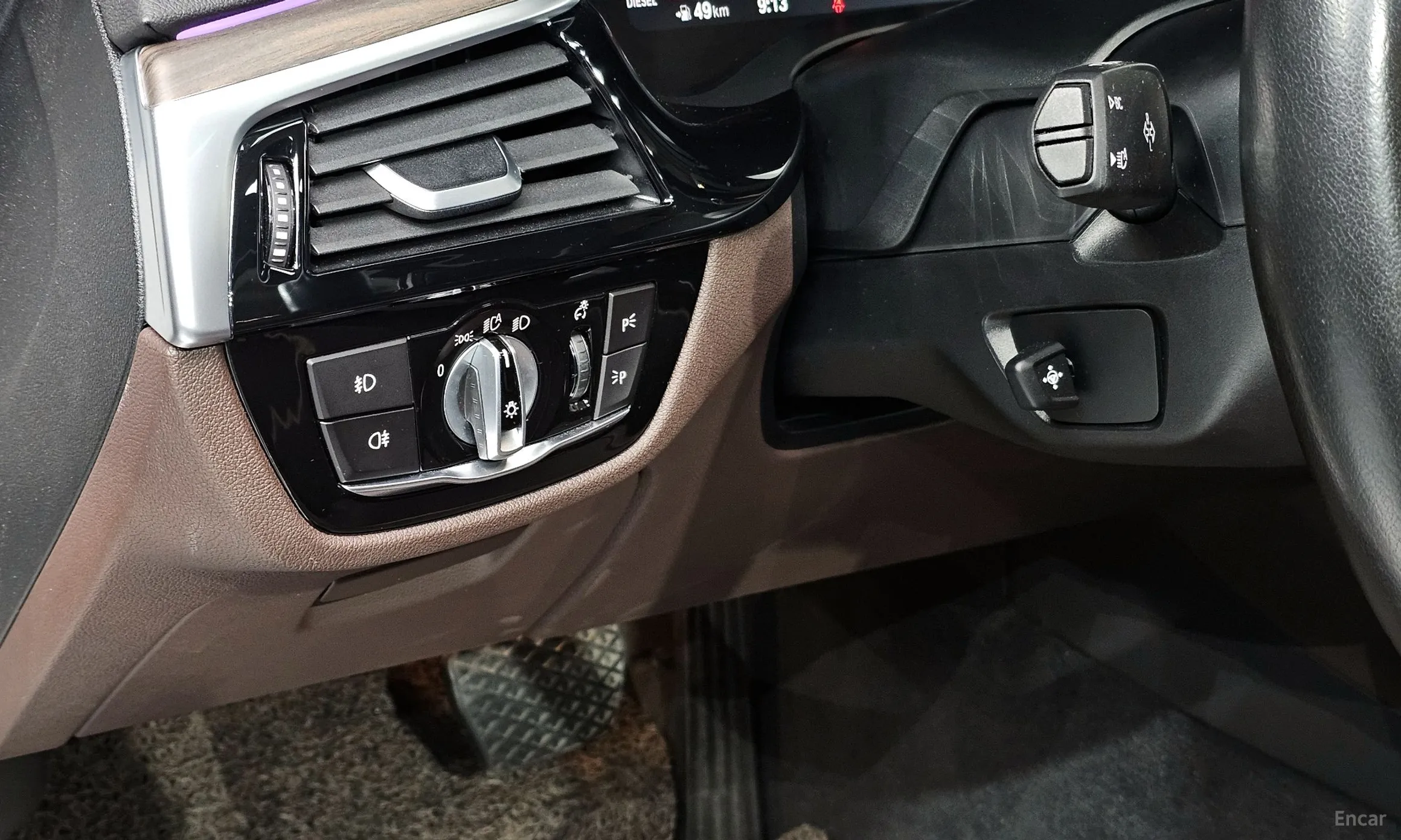 BMW 5 Series (G30) превью 16