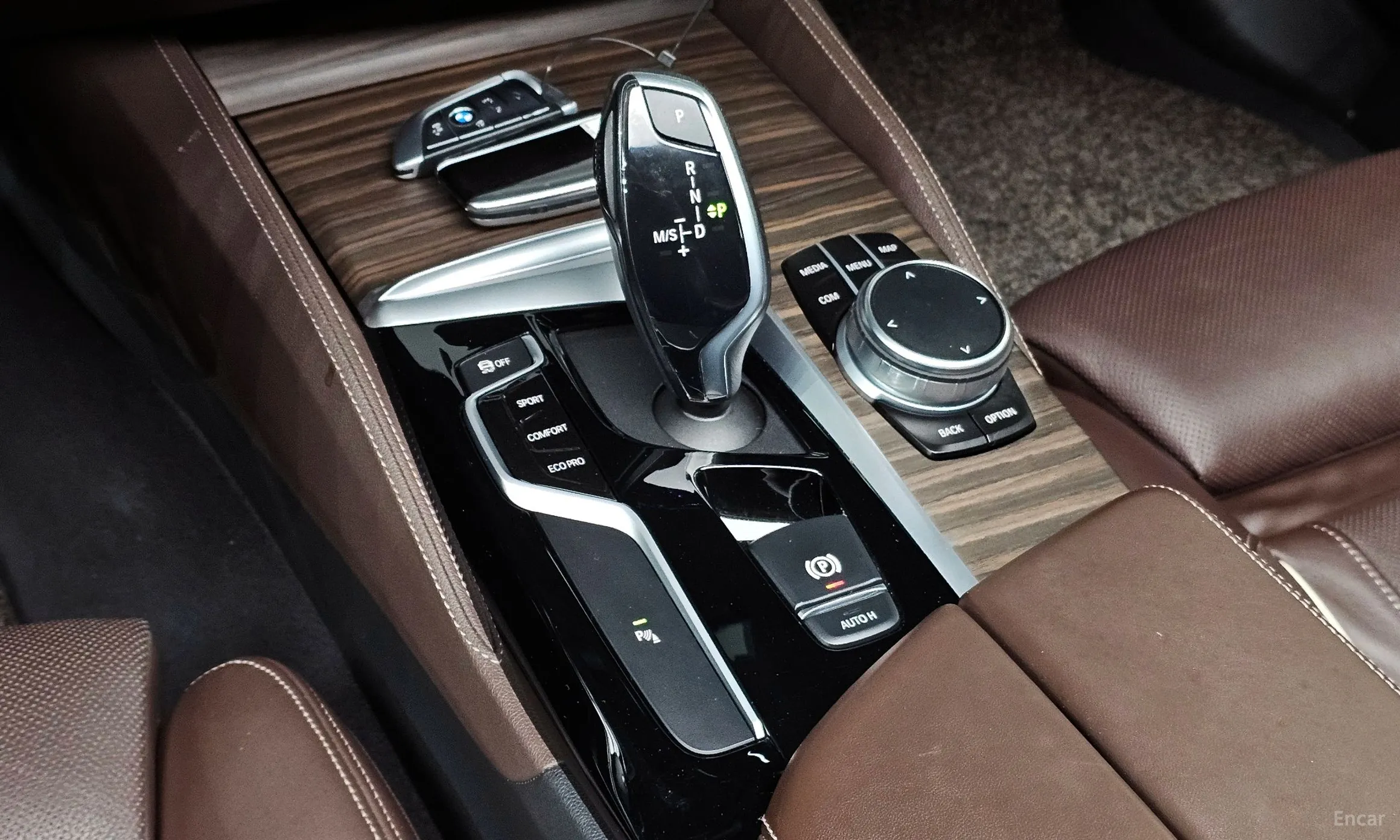 BMW 5 Series (G30) превью 9