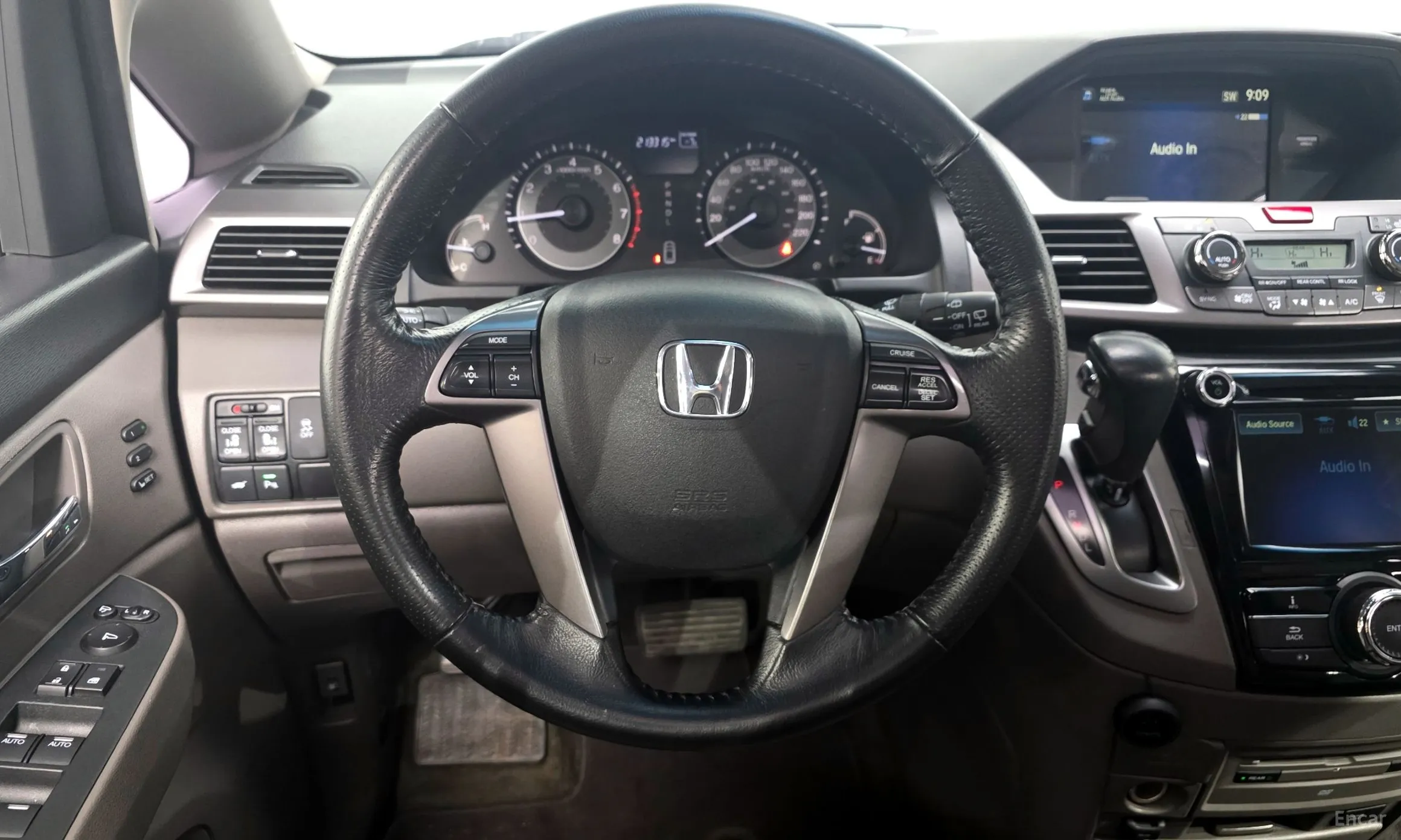 Honda Odyssey превью 13