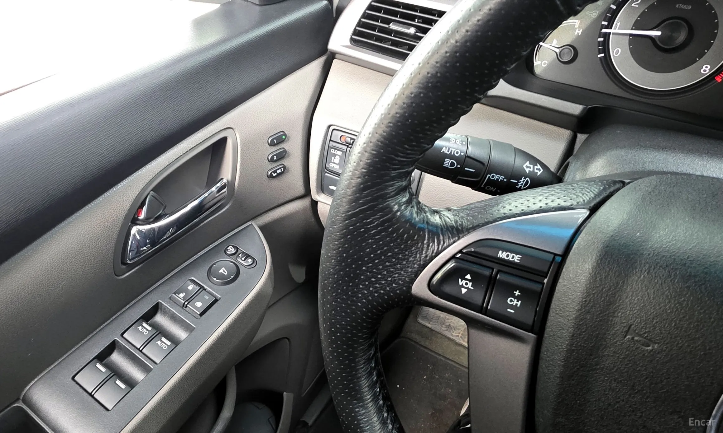 Honda Odyssey превью 17