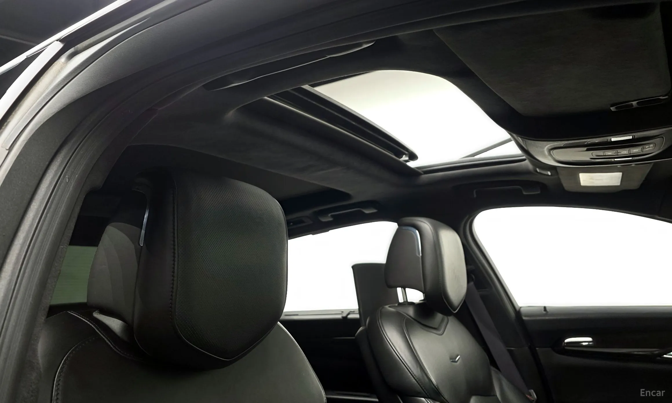 Cadillac CT6 превью 17