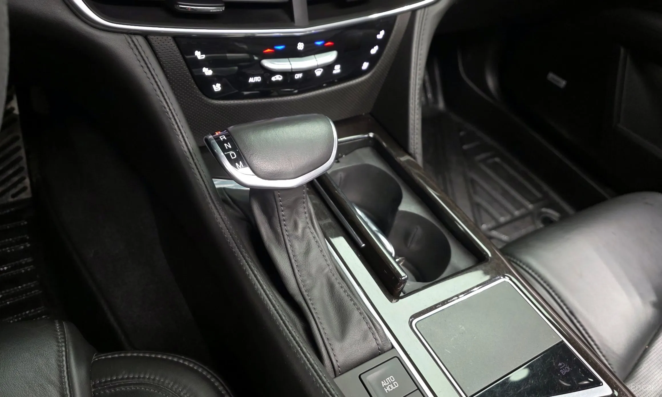 Cadillac CT6 превью 9