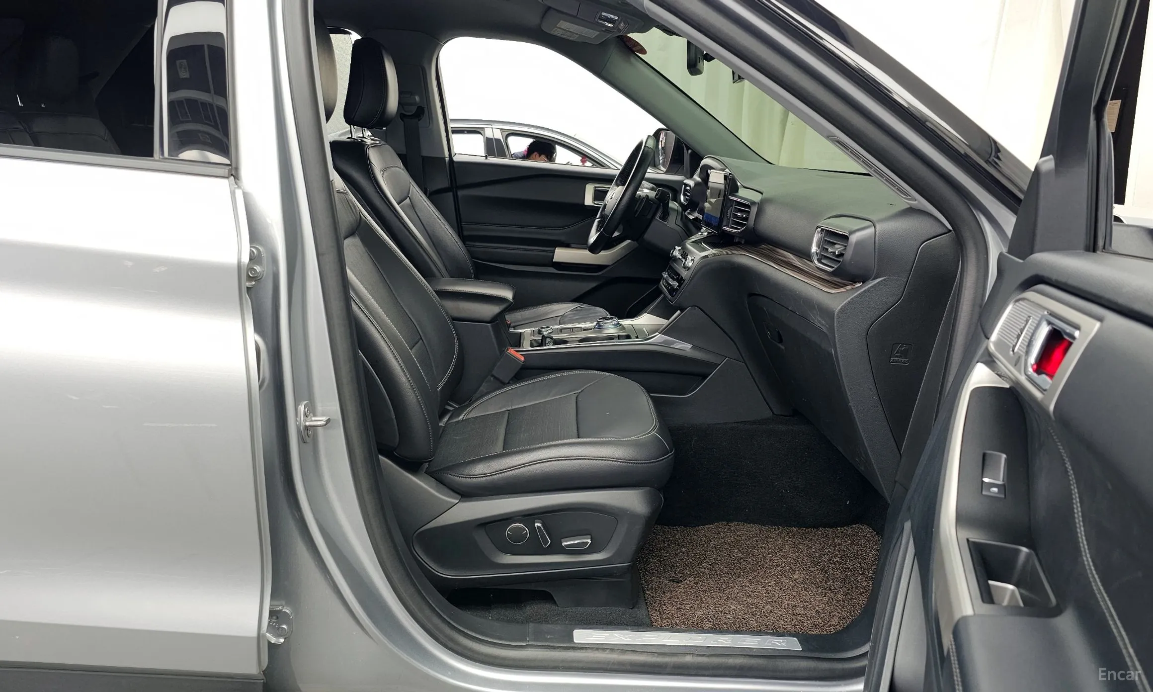Ford Explorer 6th Generation превью 11