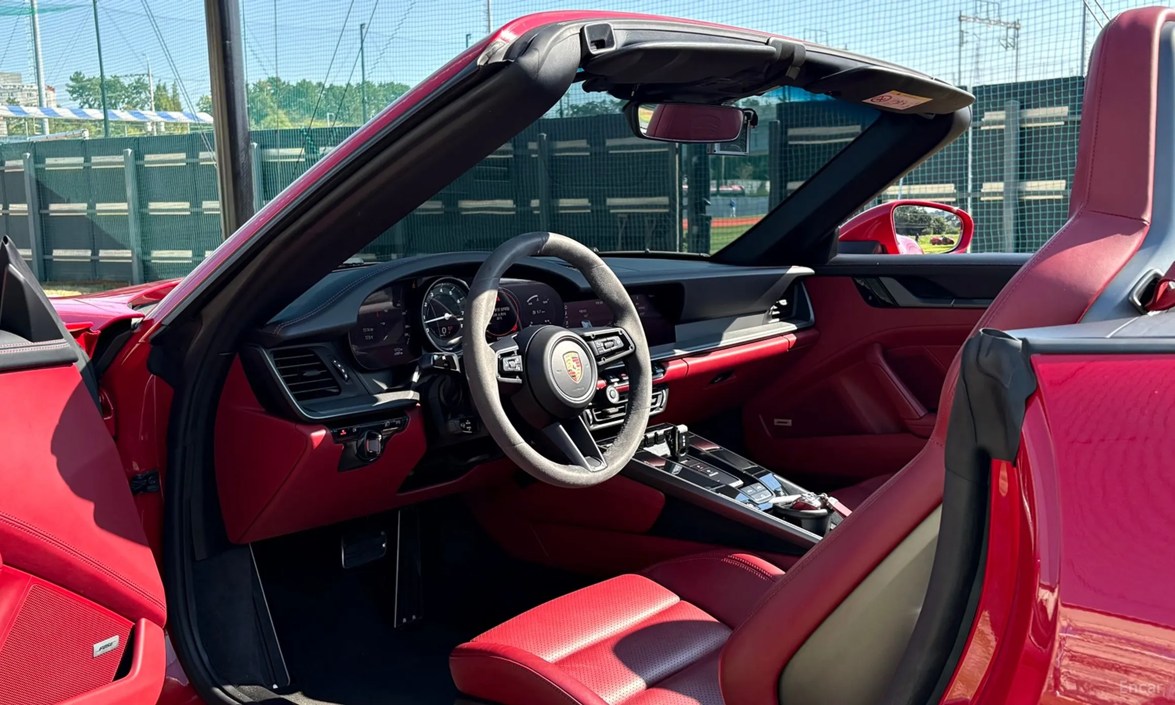 Porsche 911 (992) превью 11