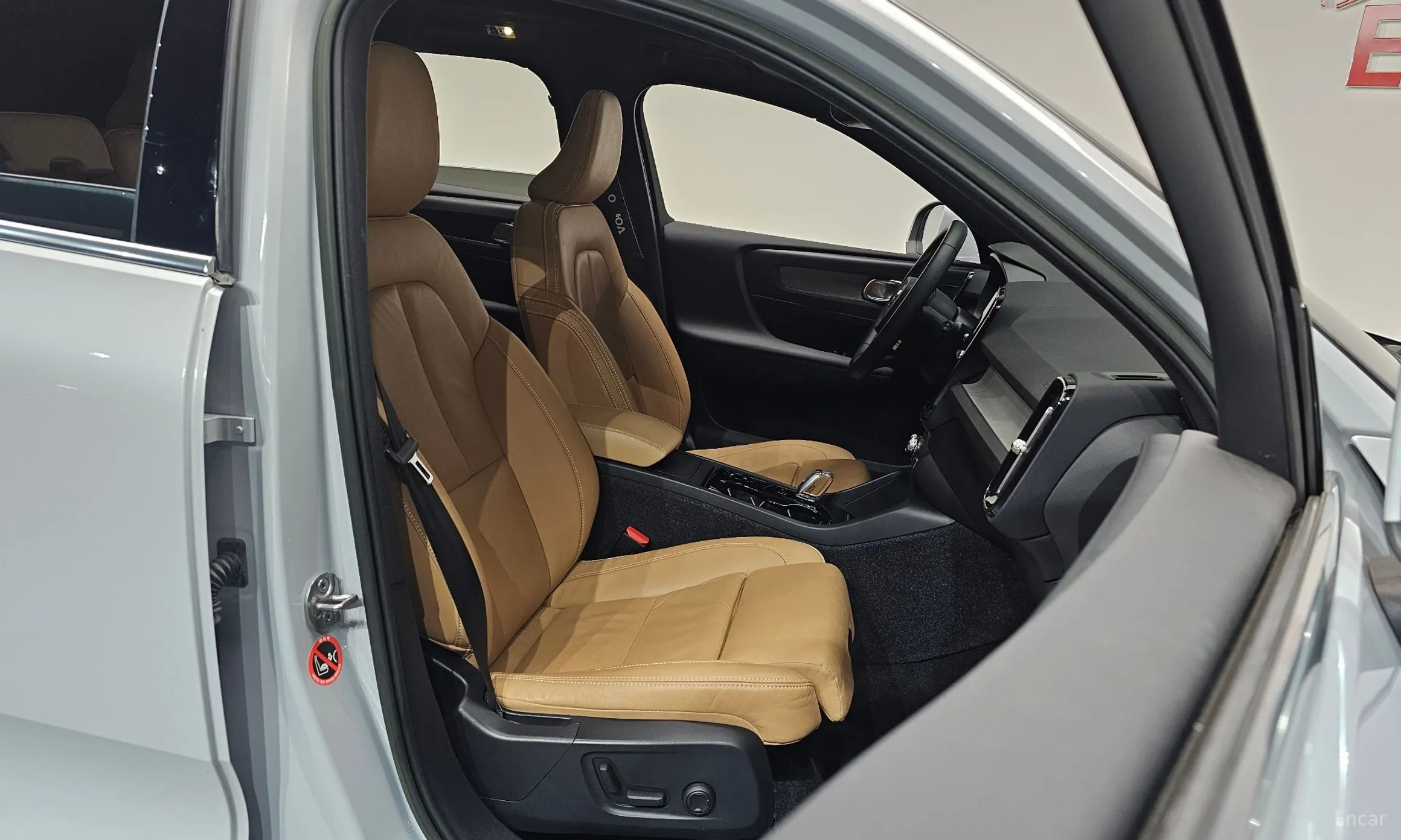 Volvo XC40 превью 10