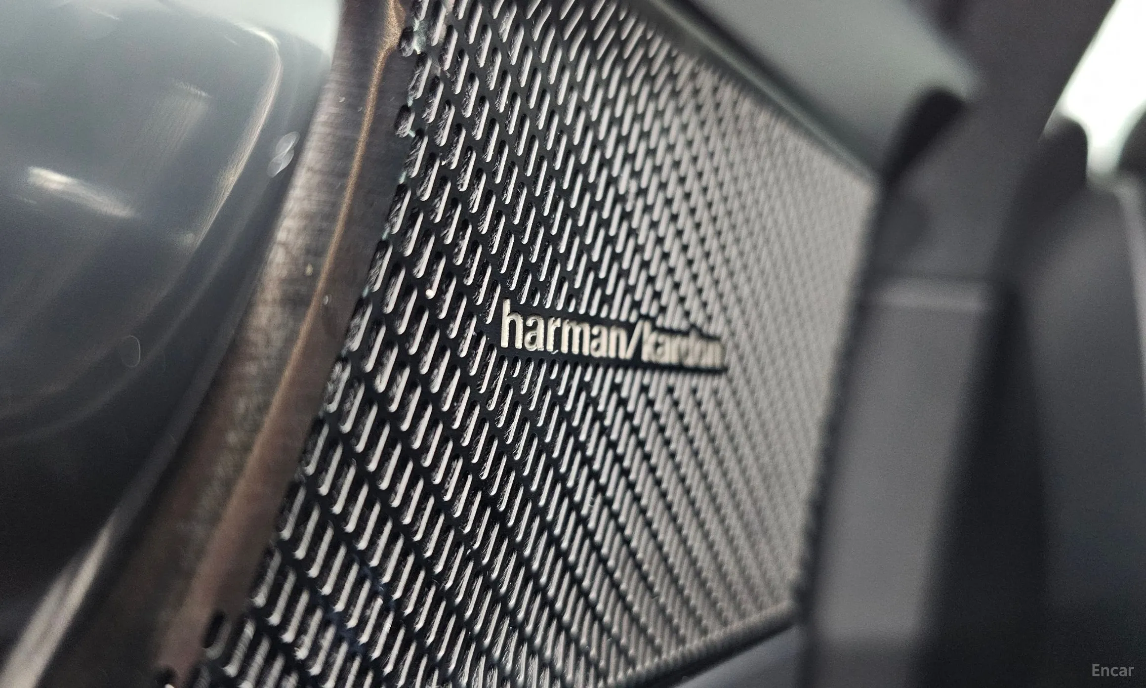 Volvo XC40 превью 19