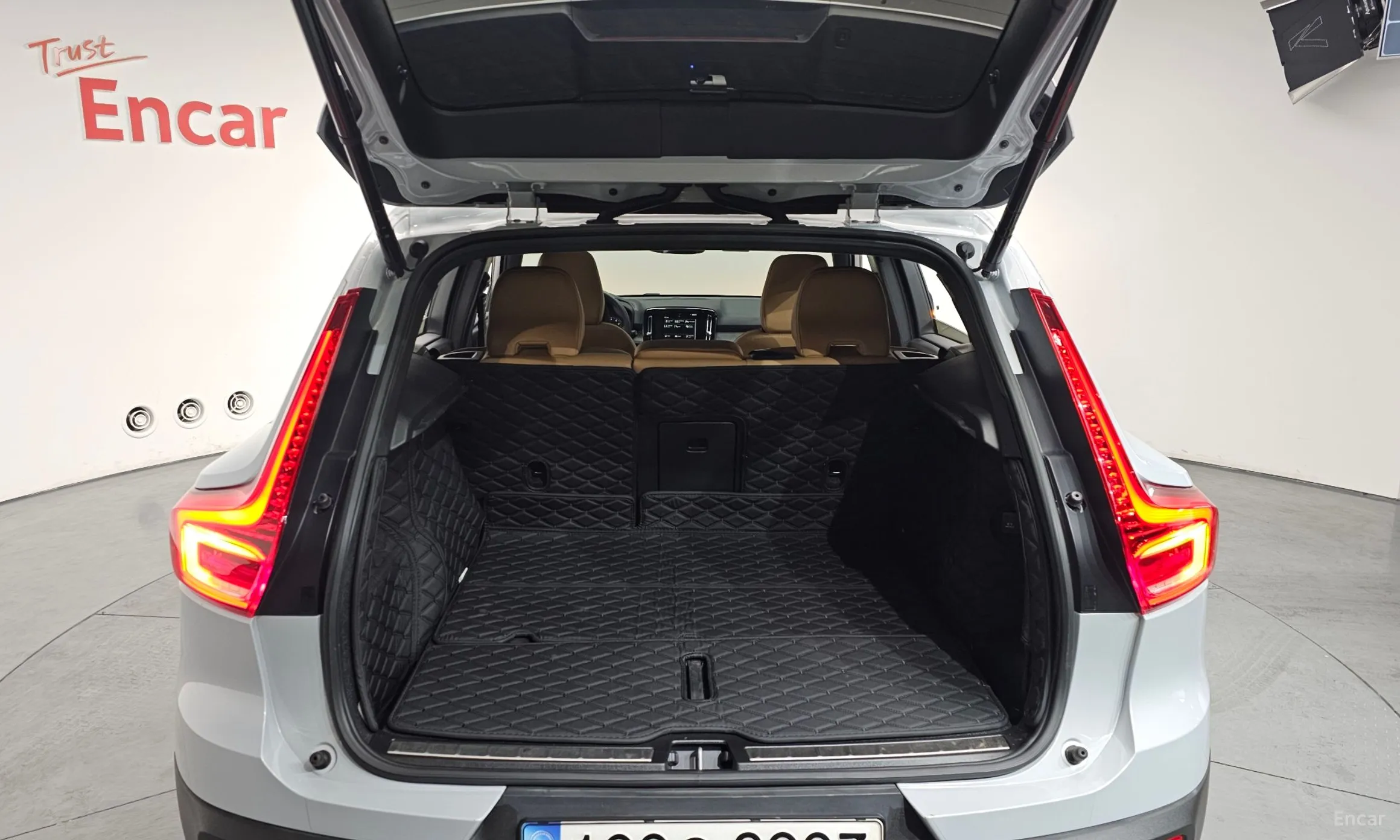 Volvo XC40 превью 20